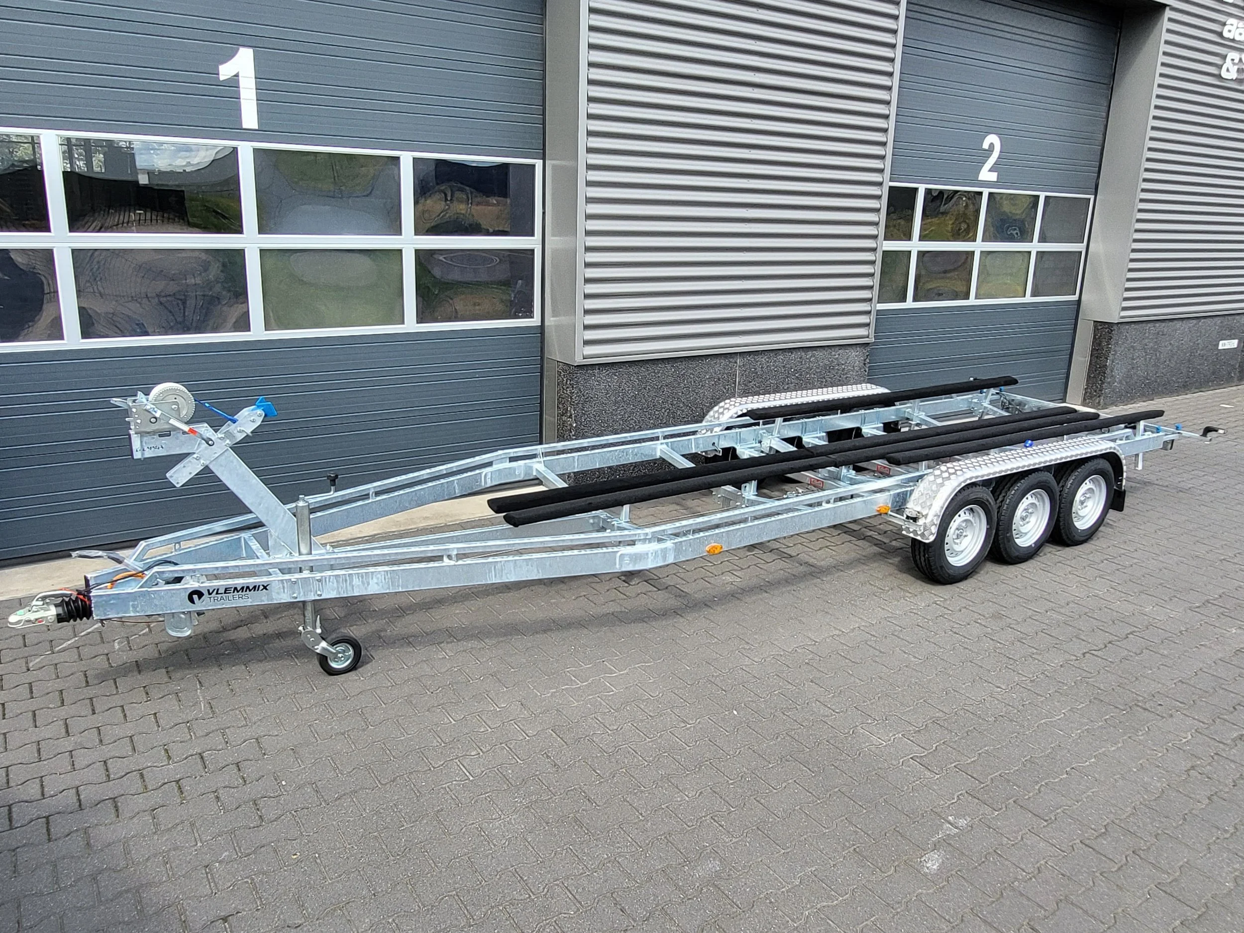Bunk trailer 7.8m 3x1500kg