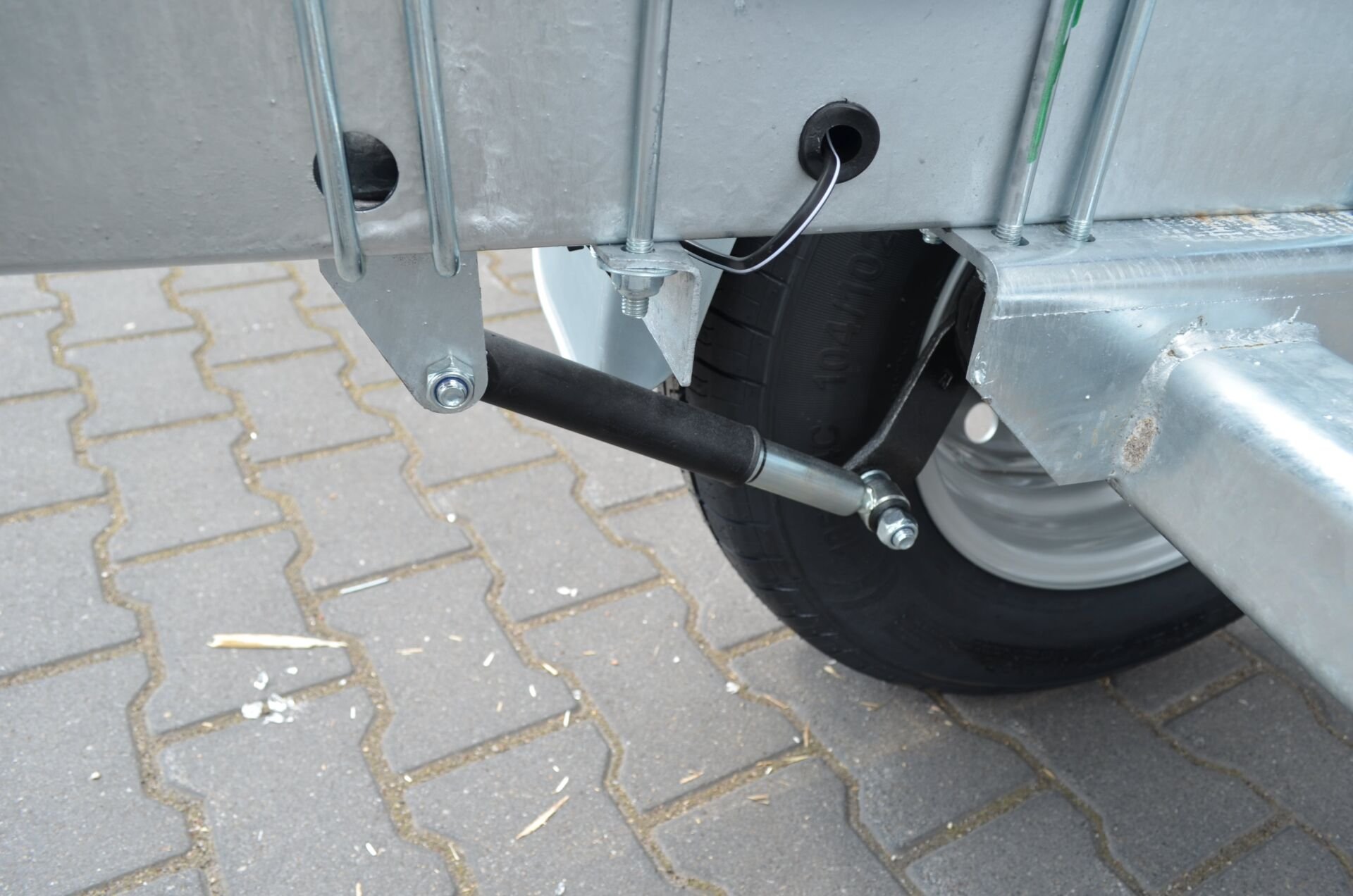 X2 axle shock absorbers