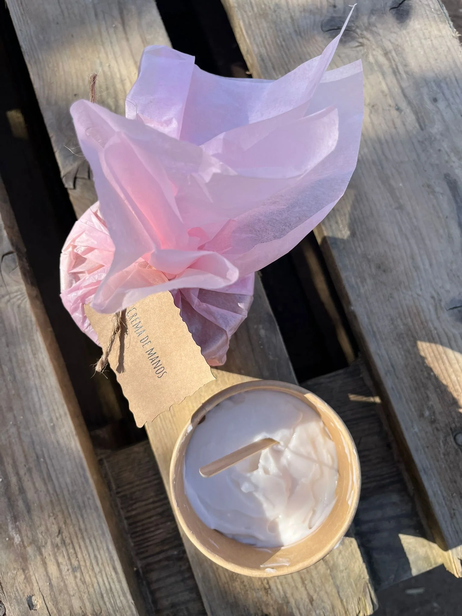 crema-manos-agua-de-rosas-2.jpeg