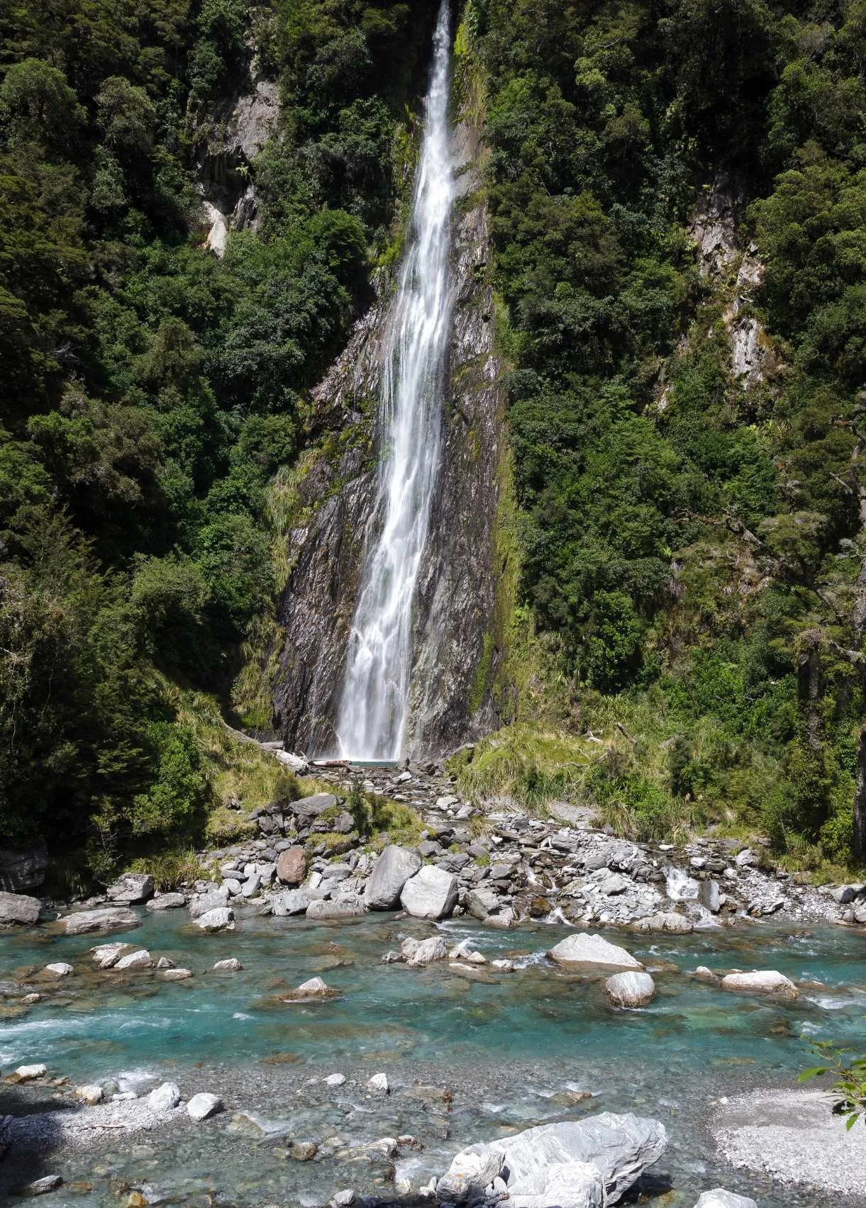 Thunder Creek Falls-nowa-zelandia.jpg