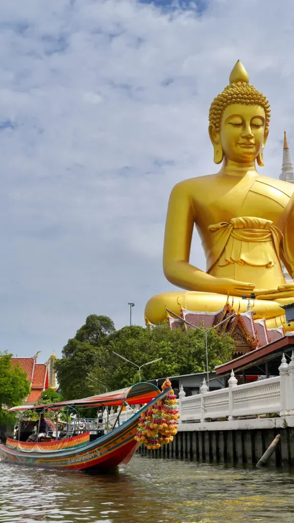 wat-paknam-phasi-charoen-bangkok-solo-podroz-576x1024.jpg-2.webp