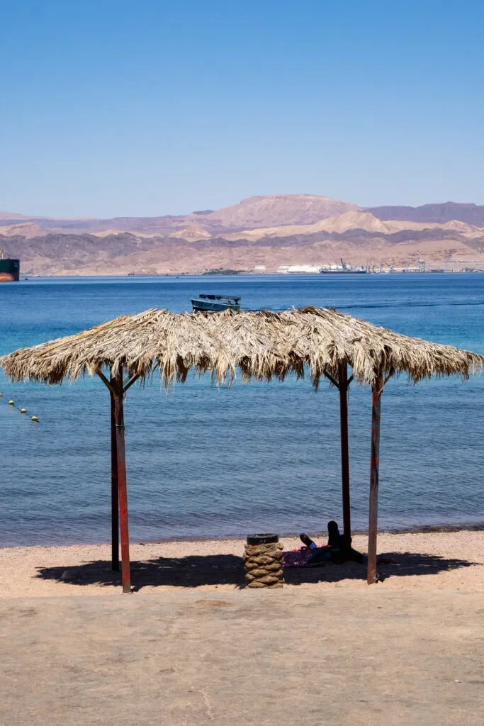 aqaba-plaza-jordania-co-zobaczyc.webp