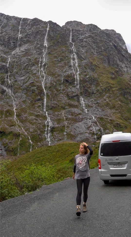 milford-sound-jak-dojechac-na-wodospady-nowa-zelandia.jpg