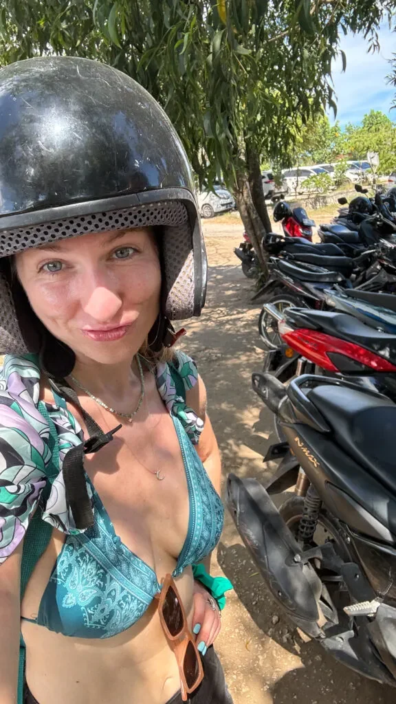 jak-wynajac-skuter-na-bali-576x1024.jpg.webp