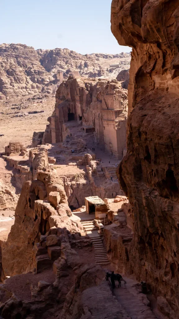 petra-informacje-praktyczne-jak-dostac-sie-do-petry.jpg.webp