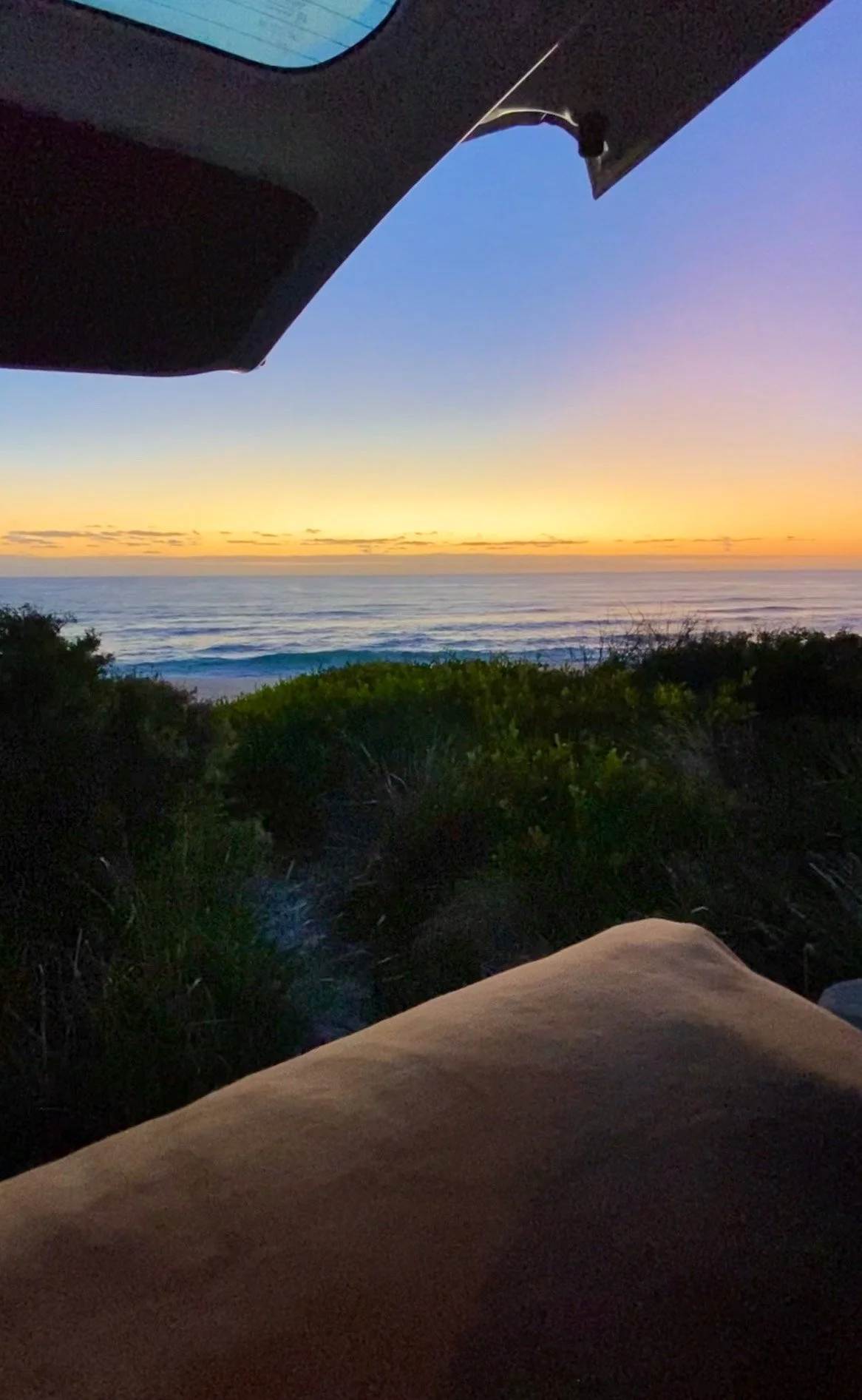 vanlife-kamper-wschod-slonca-australia.jpg