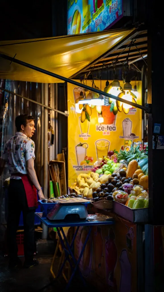 market-tajski-bangkok-576x1024.jpg.webp