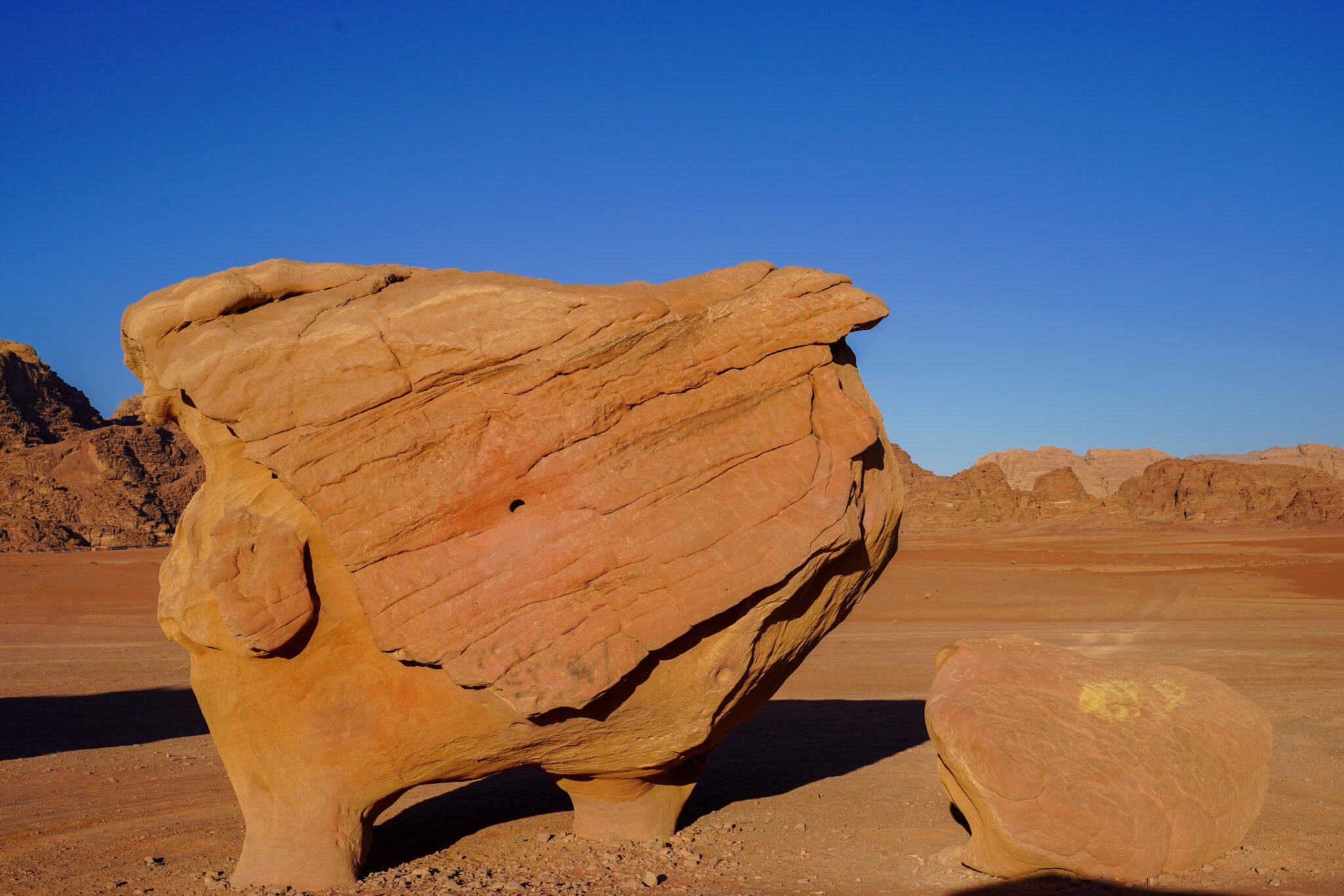 chicken-rock-wadi-rum-atrakcje