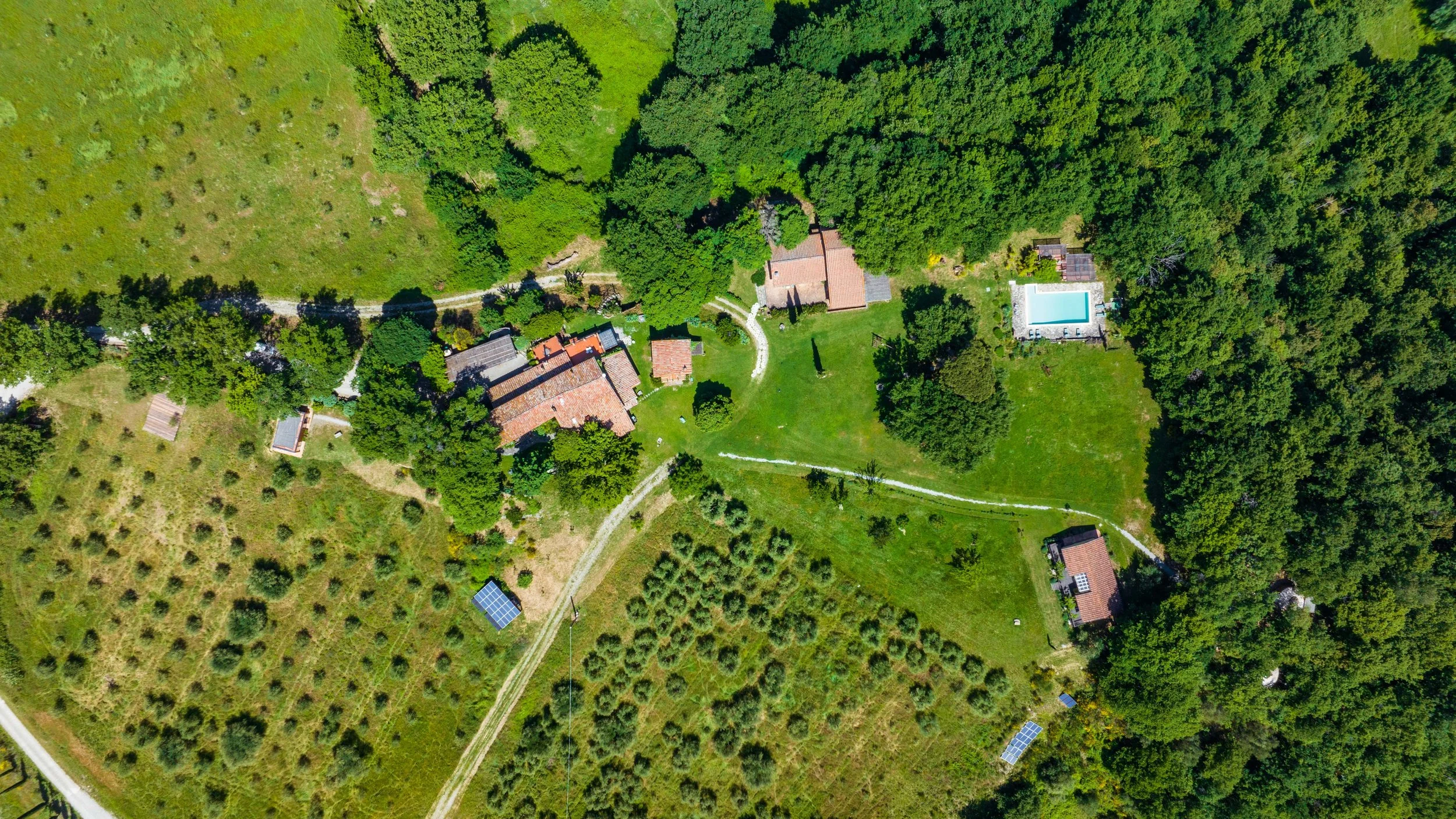 Agriturismo Le Pianore Maggio 24 - drone-8.jpg