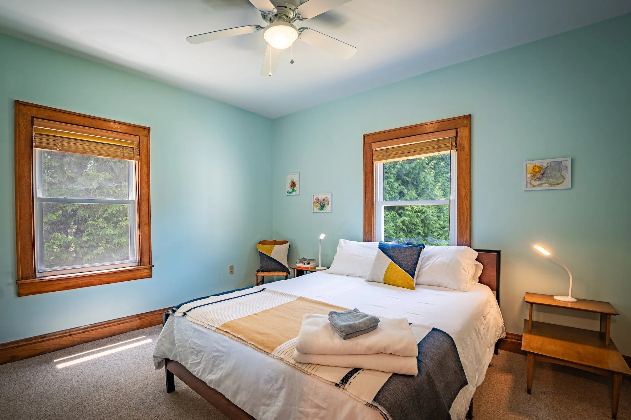Queen bedroom at the pet-friendly cozy cottage at New River Nooks in New River Gorge WV.
