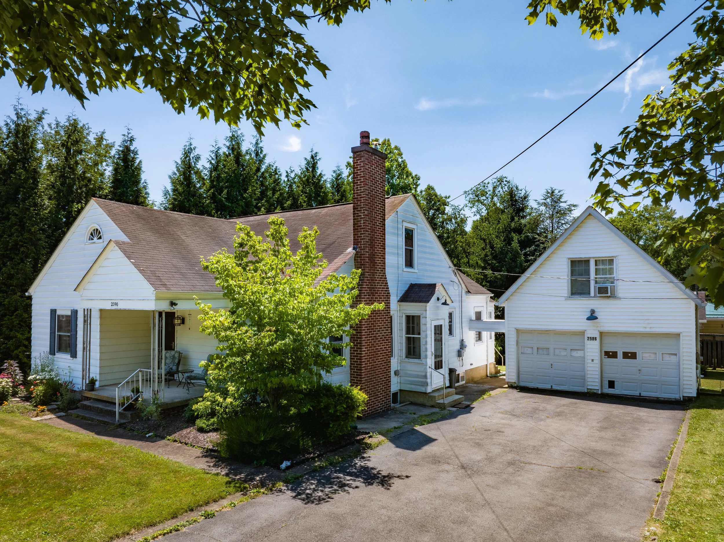 Exterior of the Cozy Cottage on Maple vacation rental in Fayetteville West Virginia