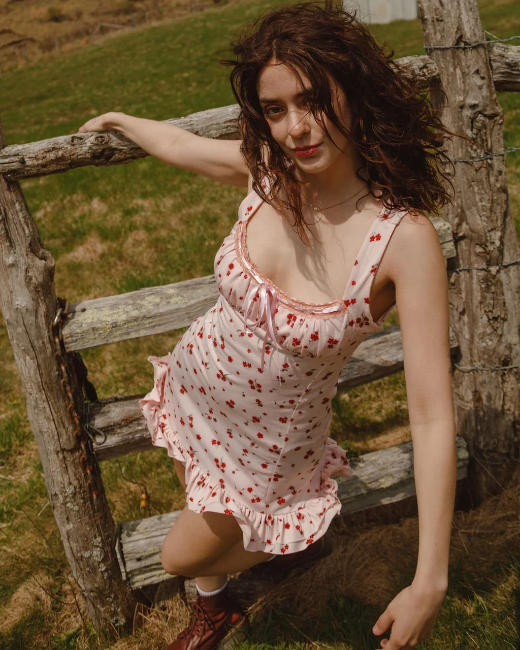 sarahgradportrait_altelement0A8A4540.jpg