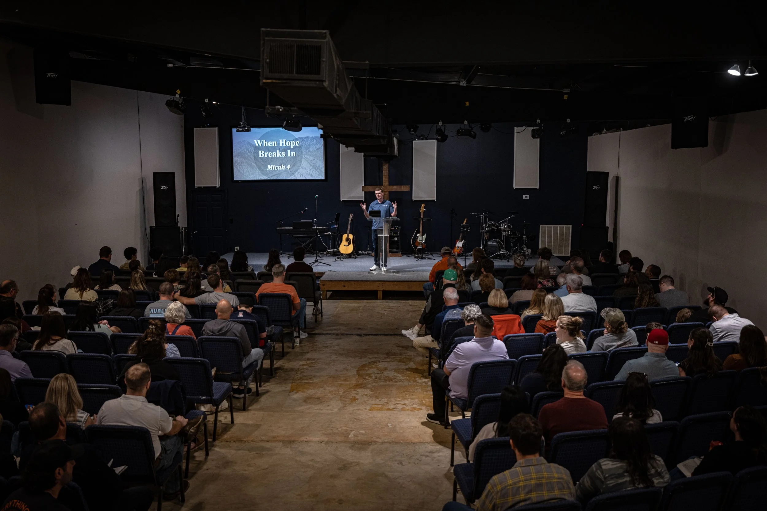 New-Horizon-Community-Church-Service.jpg