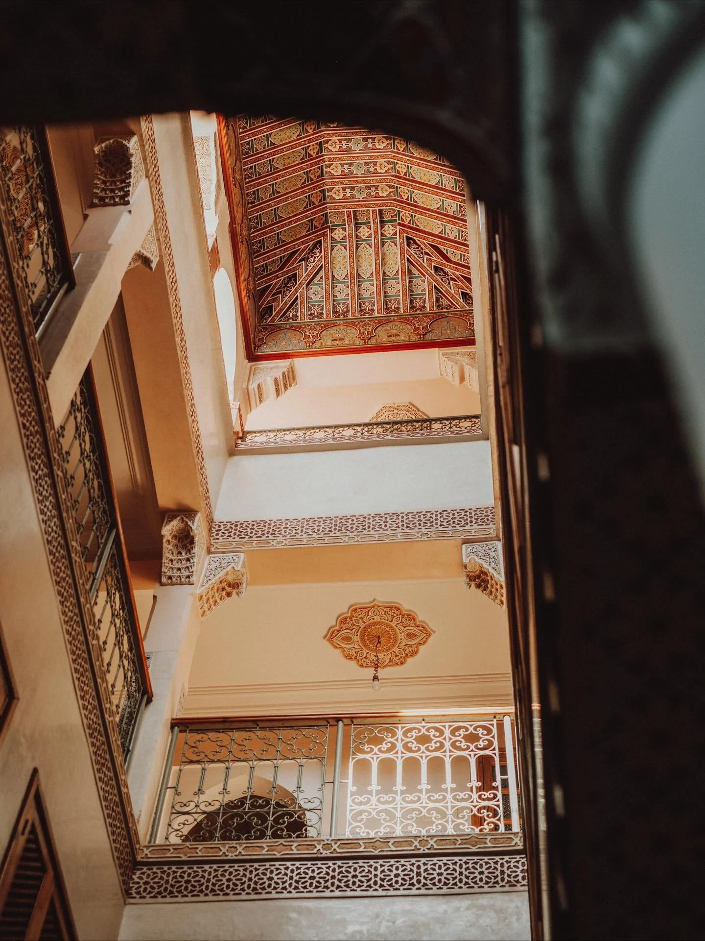 Episode 1 from Marrakesh 
Ljud. Ljus. Dofter. F&auml;rger. Myller. Tysthet. 
Allt!