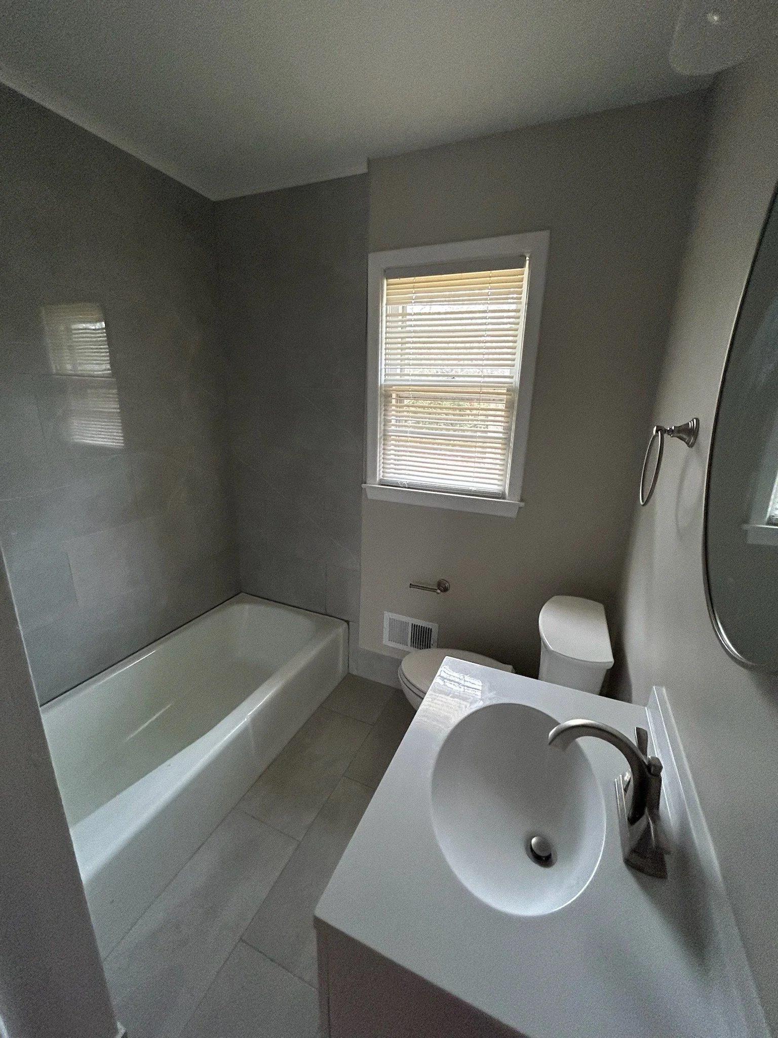 Full Bath 2.jpeg