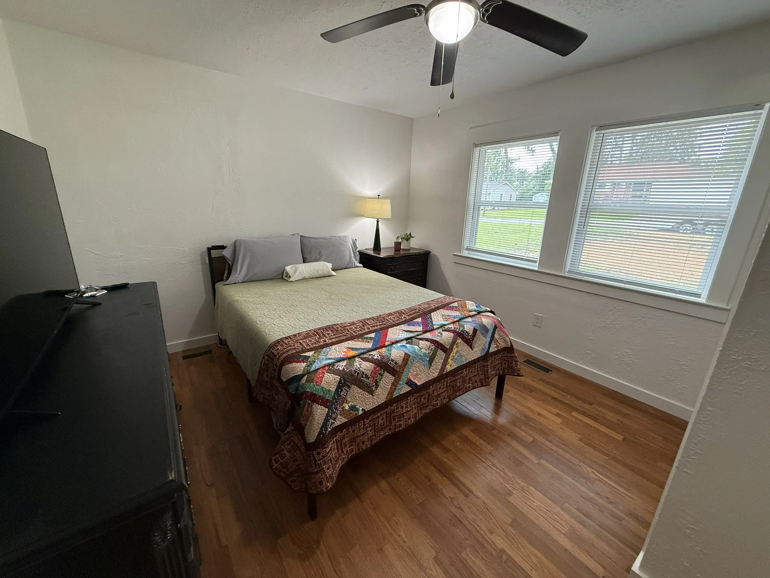 Large Bedroom - Entrance.jpg