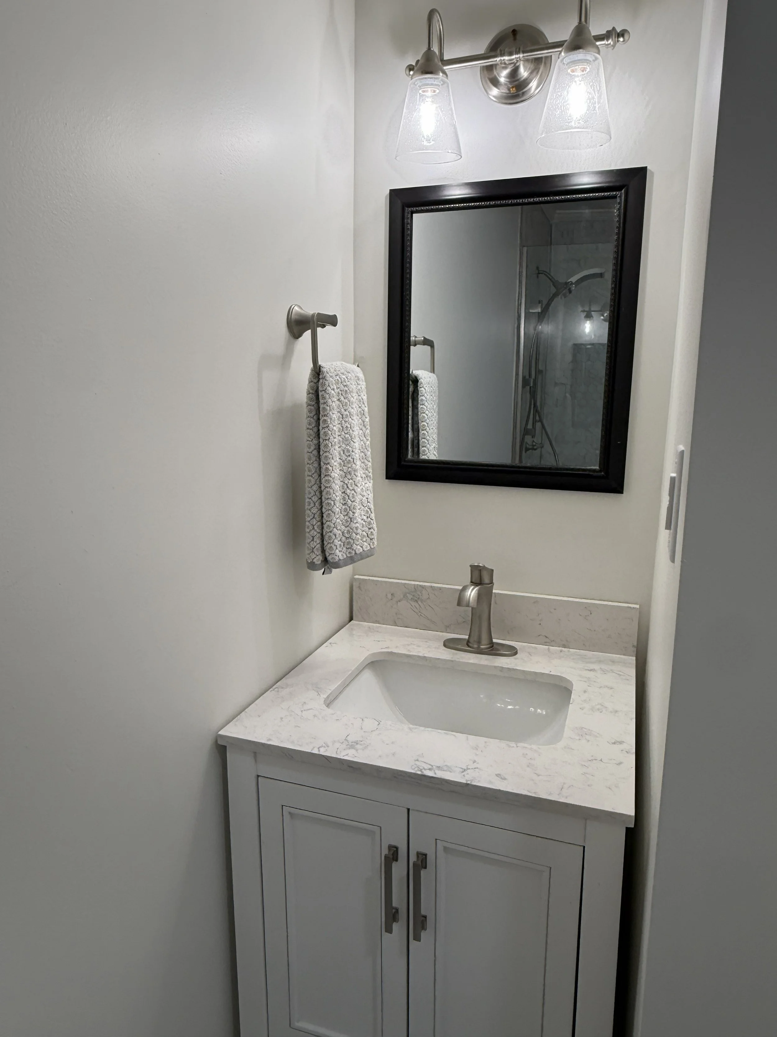 Main Bathroom - Sink.jpg