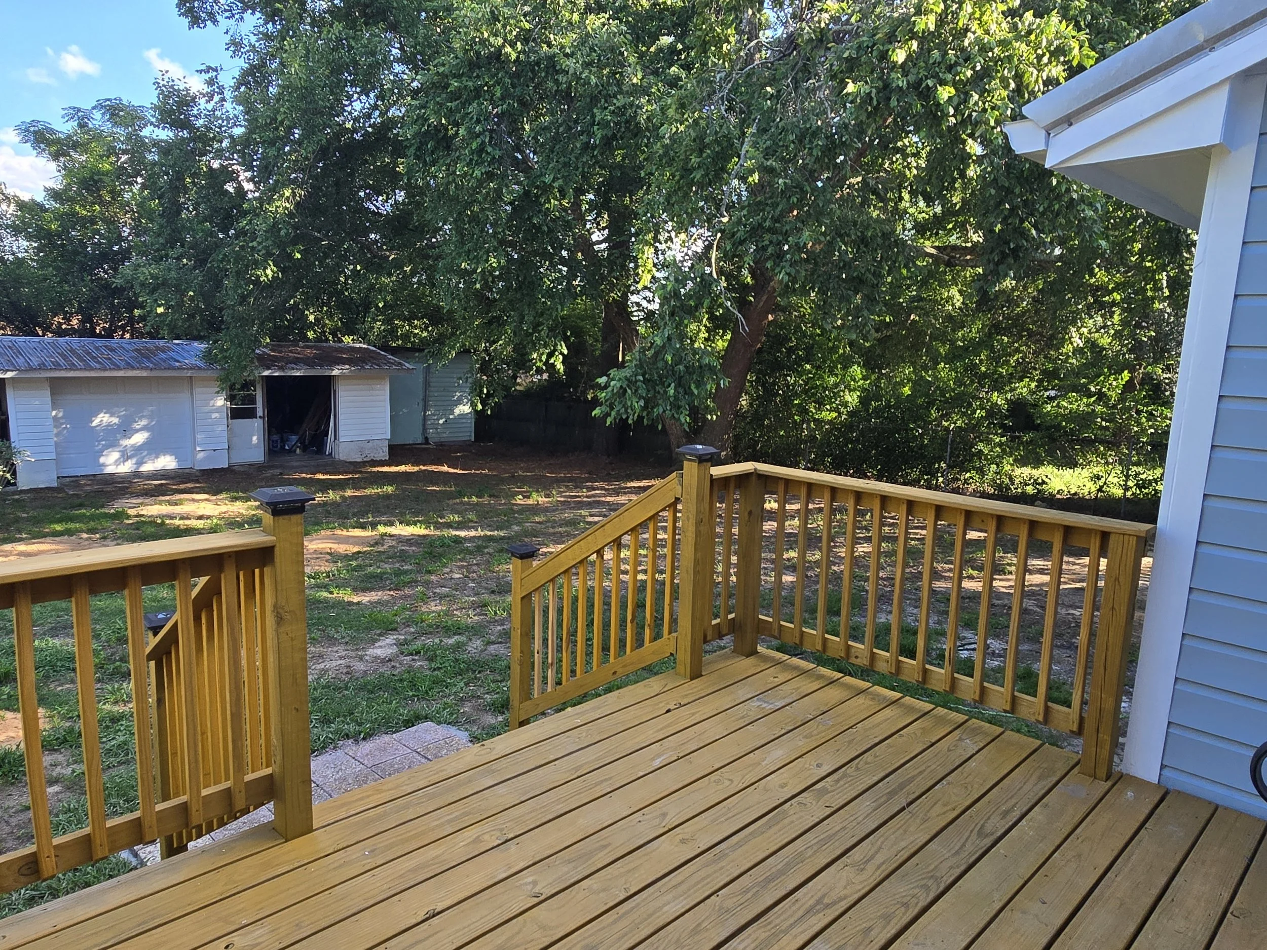 Deck - Outside Corner.jpg