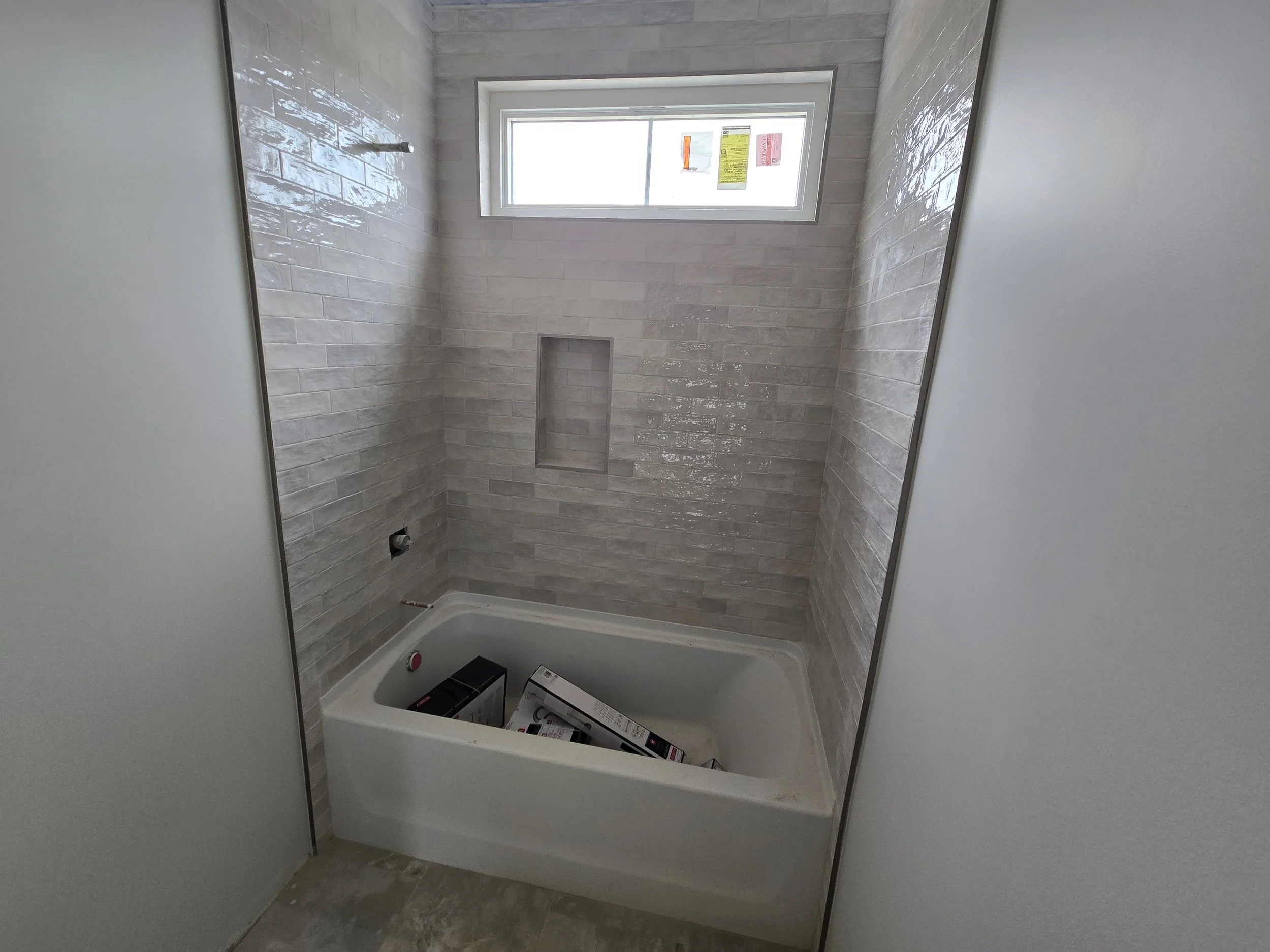 Upstaris Bathroom - large.jpg