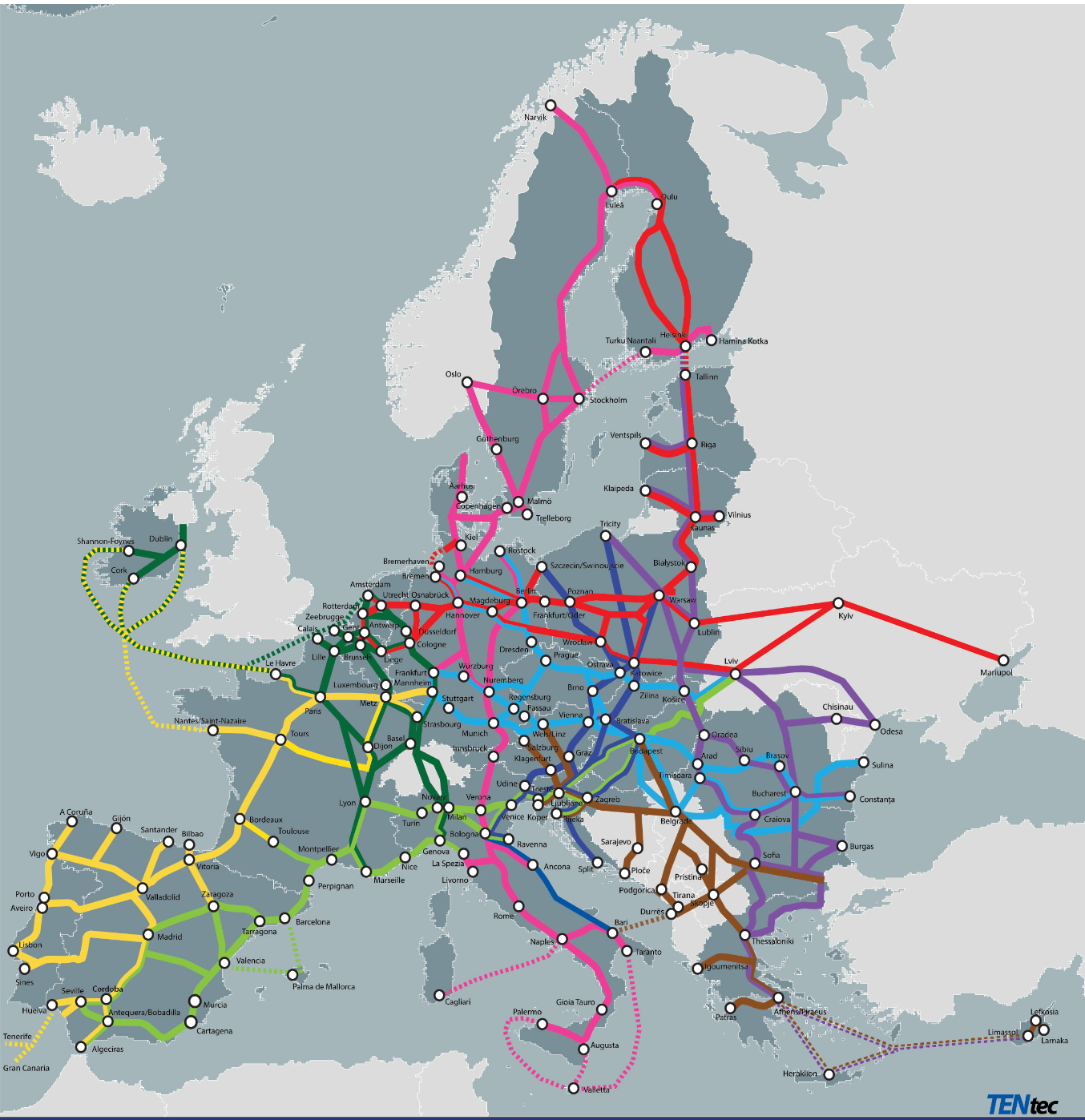 Carte du réseau ferroviaire européen avec différentes lignes de couleurs représentant diverses routes et villes connectées à travers l'Europe.