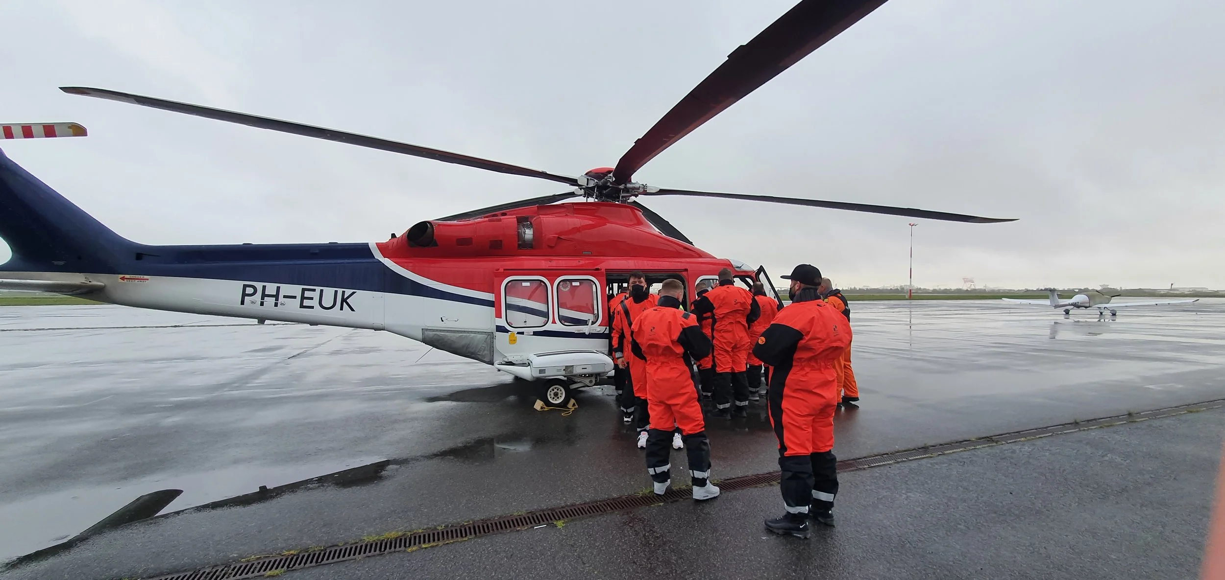 offshore operations wind oil gas renewables helicopter