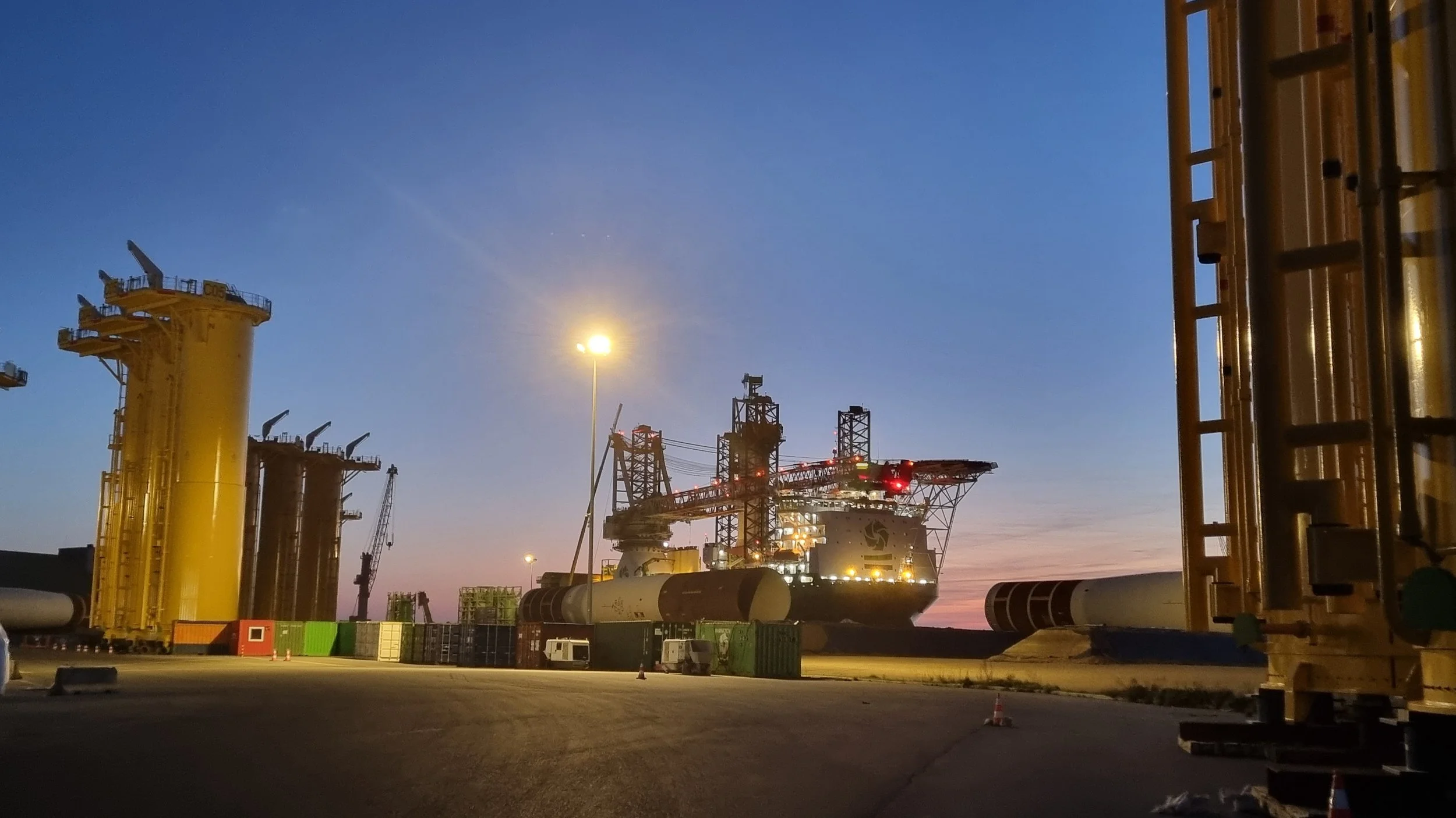 offshore operations wind oil gas renewables