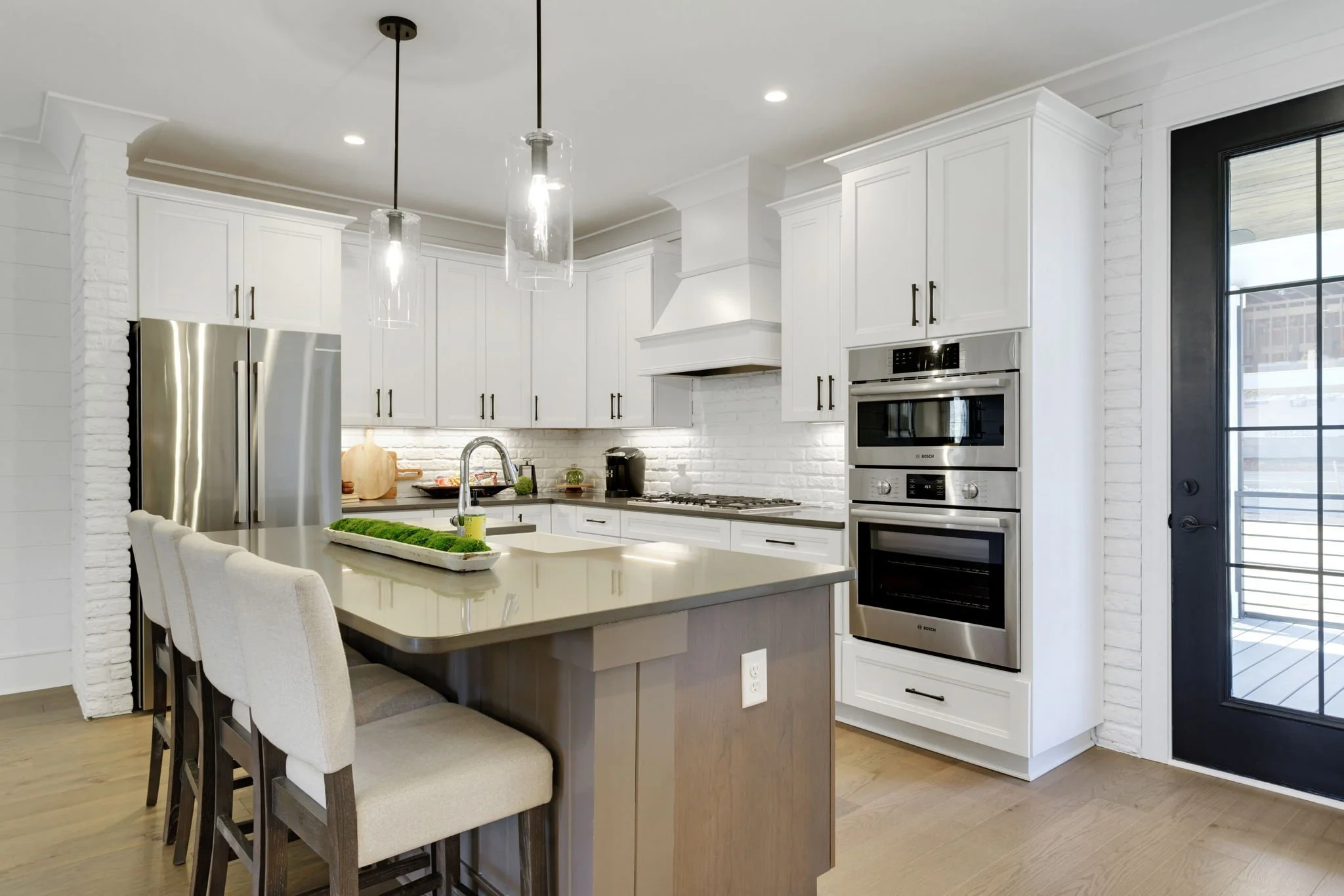11-web-or-mls-3008englishcottageway-11.jpg_2.jpeg