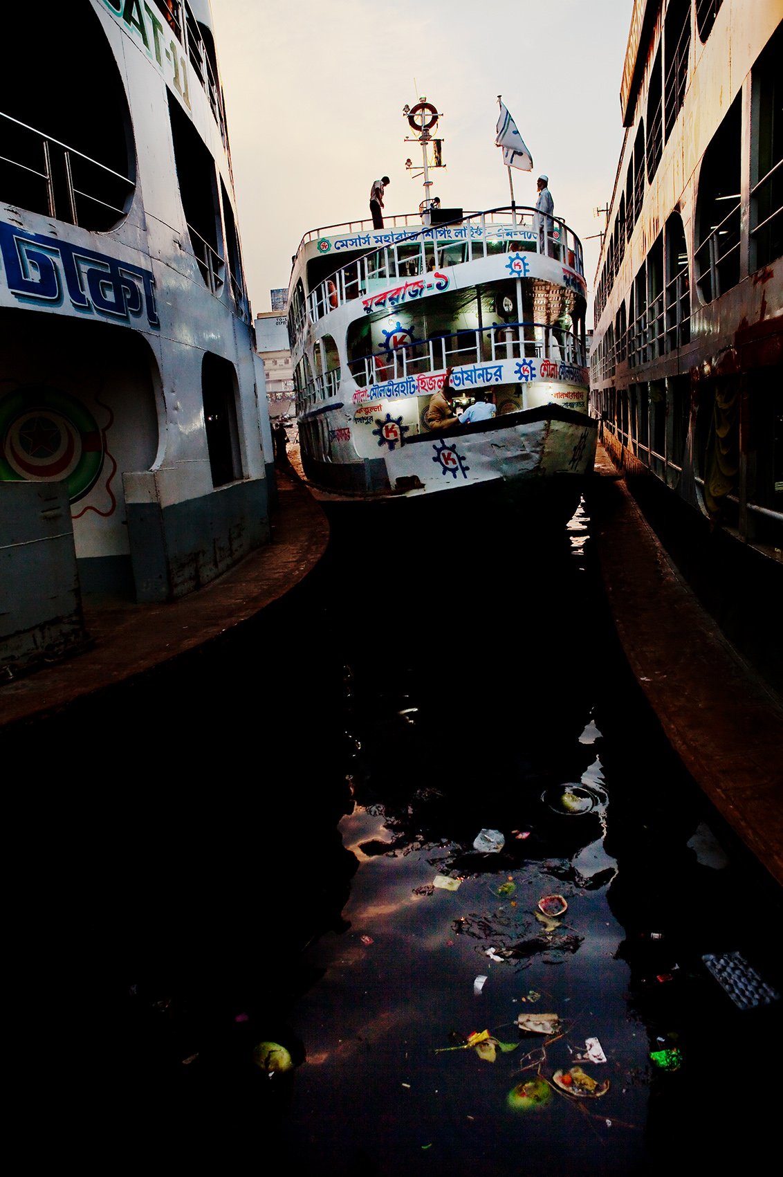 Foto_RaphaelZubler_SaharghatTerminal_07.jpg