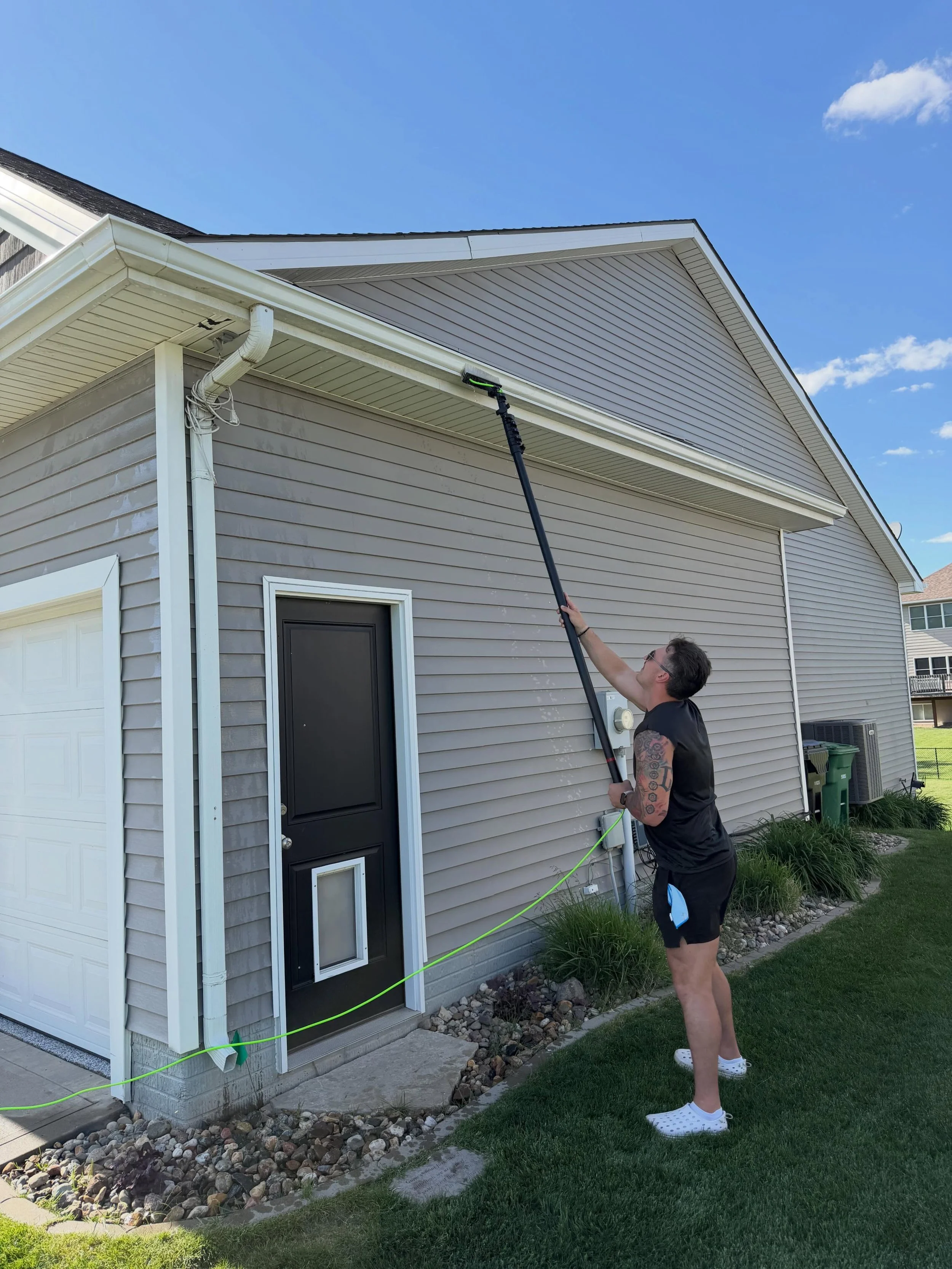 Another awesome transformation completed today in Ankeny, Iowa 💎

Today&rsquo;s project included full interior and exterior window cleaning, screen cleaning, and a complete gutter shine to bring this home back to life just in time for summer.

The d
