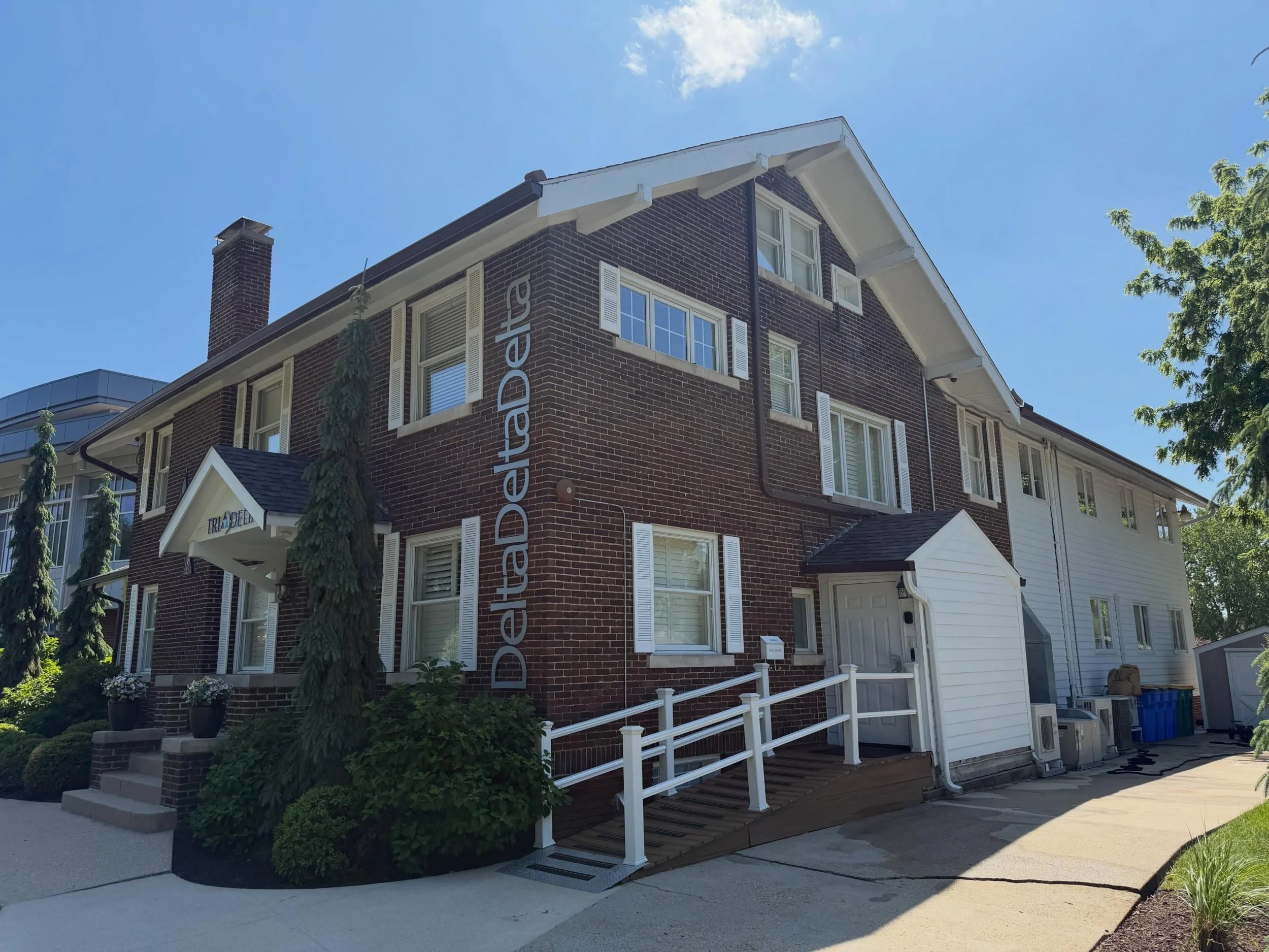 💎 3 DAYS. 1 PROPERTY. COMPLETE TRANSFORMATION. 💎

We just wrapped up one of our biggest projects of the season at the Tri Delta House on the Simpson College campus in Indianola, Iowa.

Over the course of three days, our team completed:

✅ Full Exte