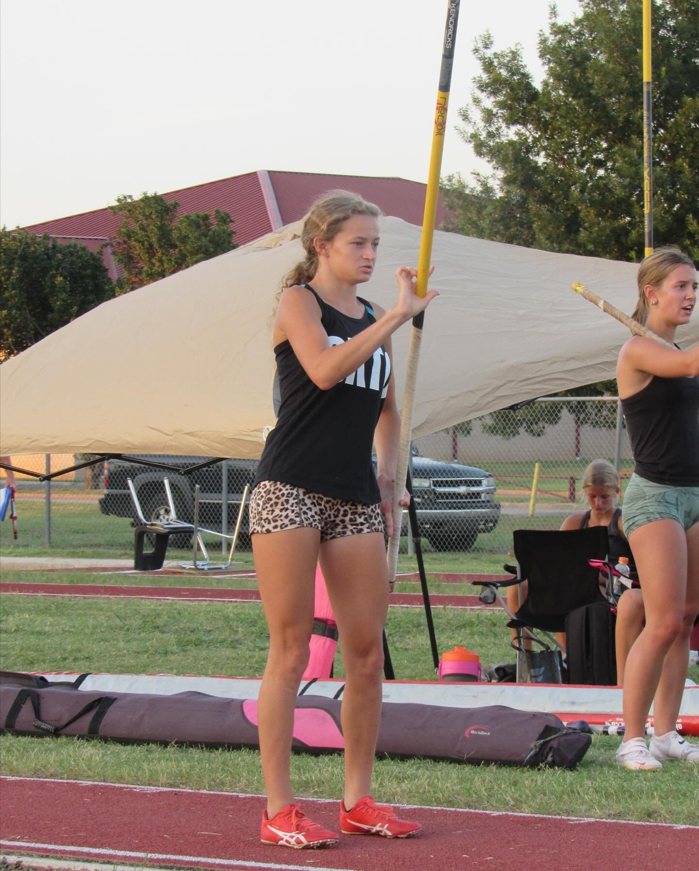 Tristan took second place in women&rsquo;s polevault to qualify her for regionals in Arkansas. 

PV: 2.90m🥈