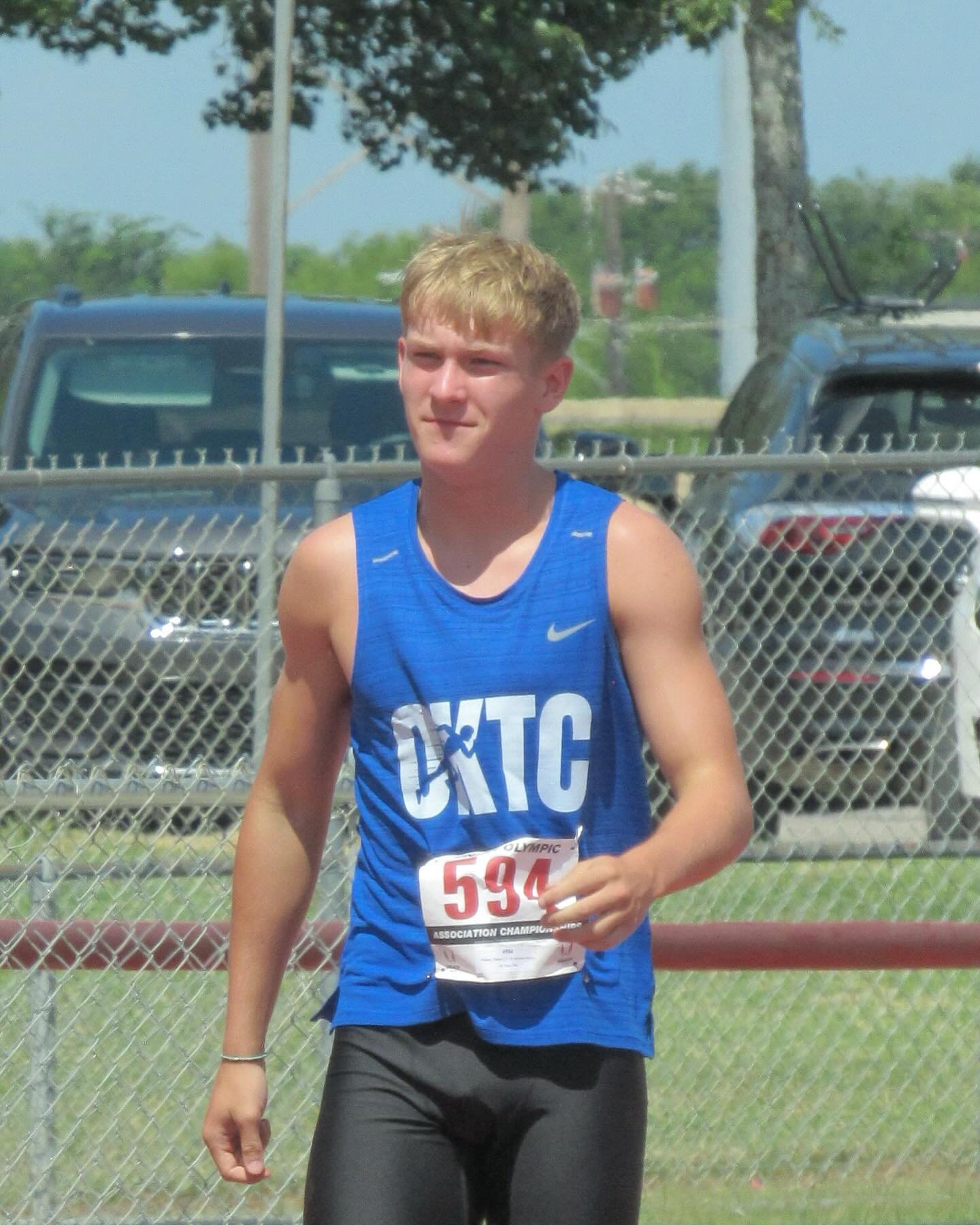 Parker qualified for regionals in all four of his events this weekend in Ardmore. 

HJ: 1.74m🥈
LJ: 5.78m
110mh: 16.91
400mh: 1:01.29🥈