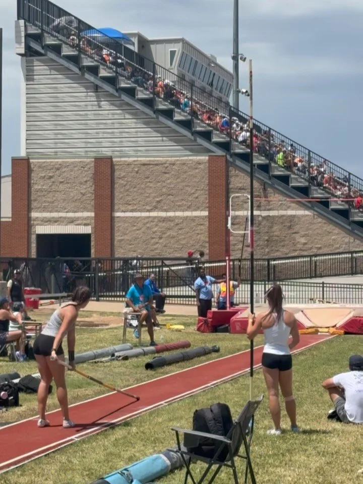 Our 6A state champion 👑 
Alyssa Pool for the win at 12&rsquo;6

And Cai Munson with a podium finish for 4th 👏