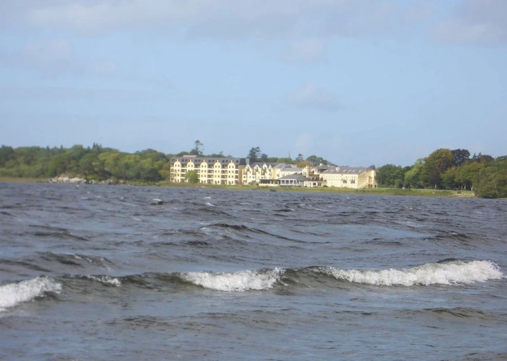 Lake hotel.jpg