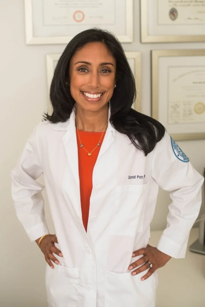 007_2013_0515_Doctors_MayoParr_Portraits_024-scaled-684x1024.jpg
