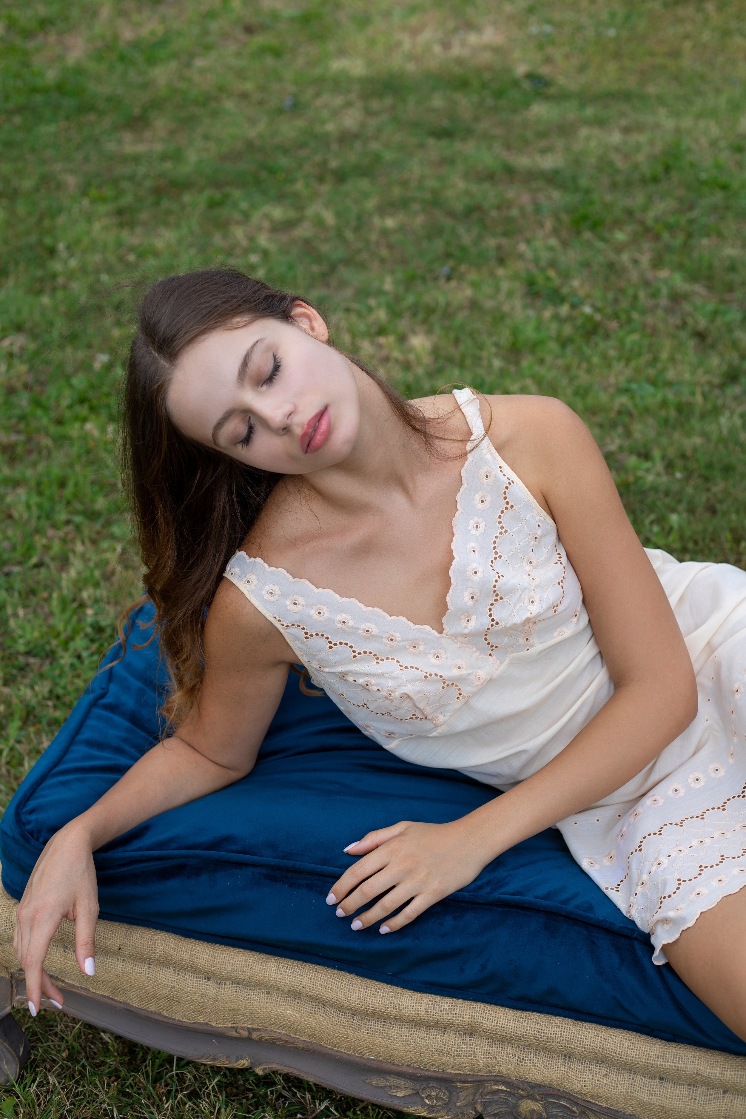 Tiz Yugoslavia Vanity Sleeping Dress