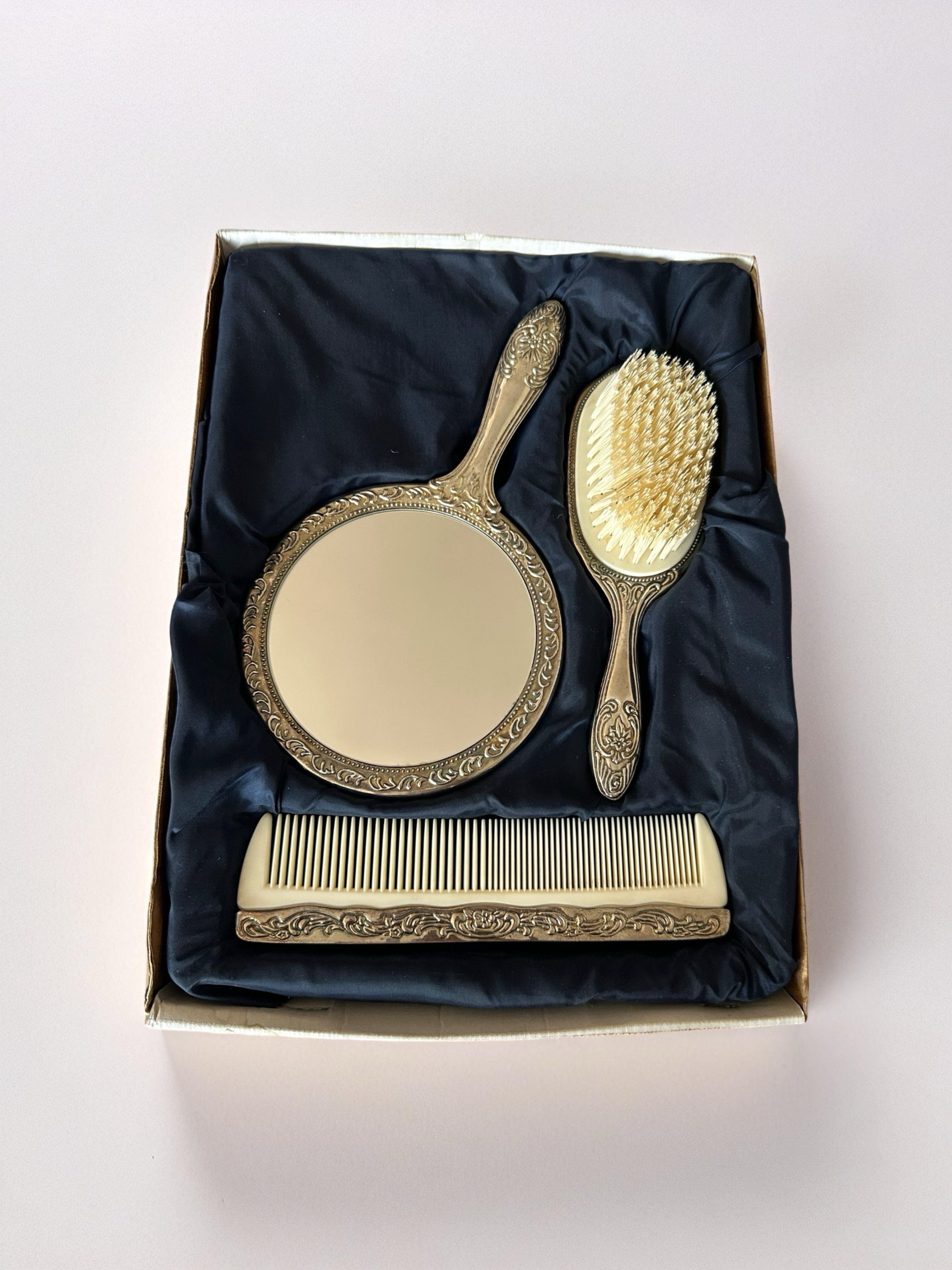 Midcentury 3 Peace Vanity Set