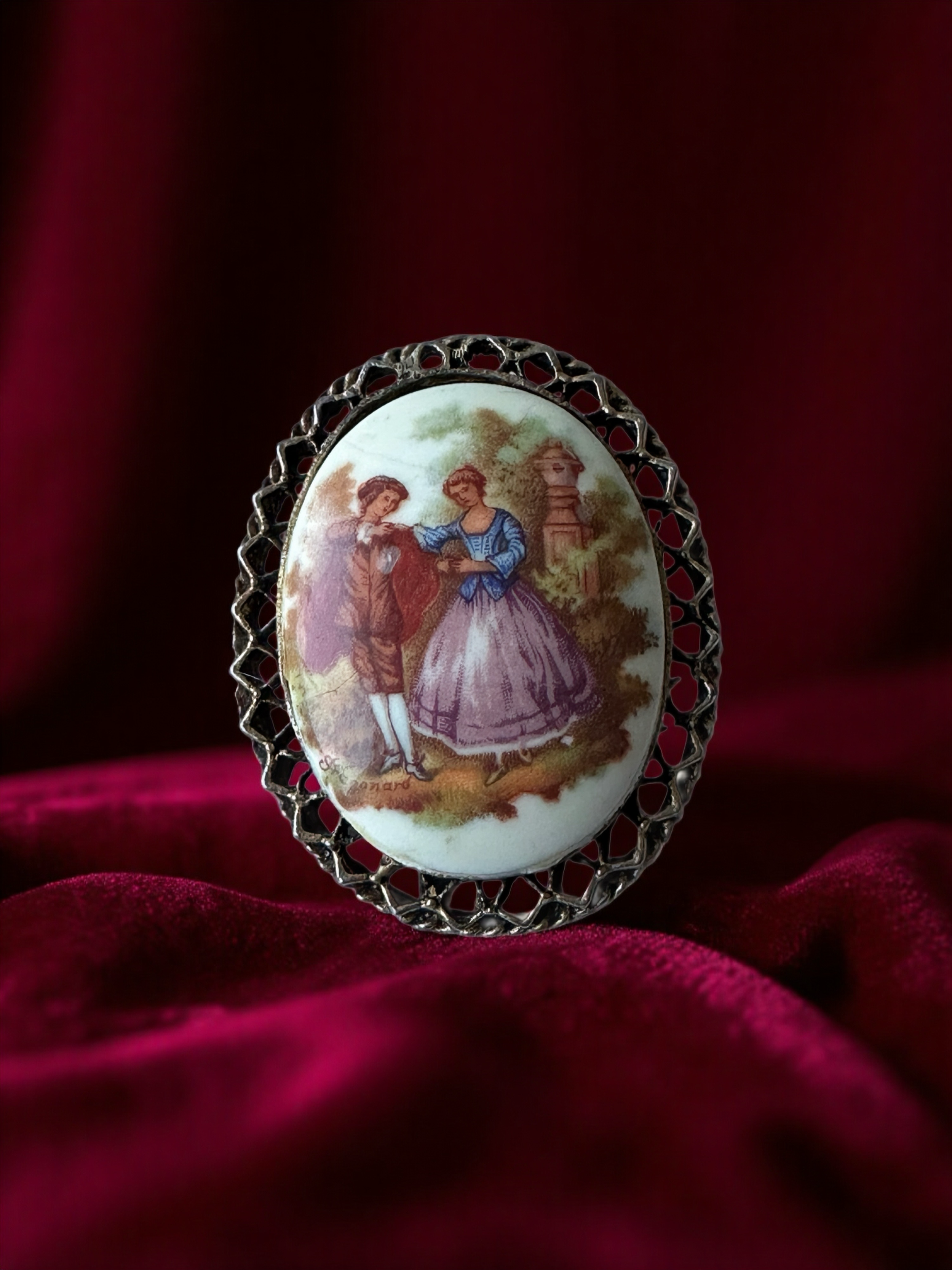 Vintage Oval Brooch Courting Couple