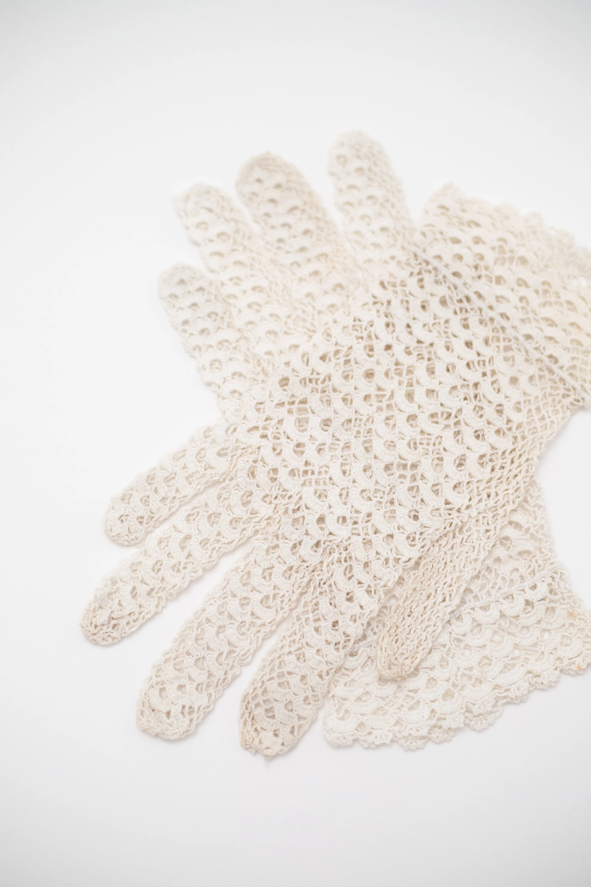 Exquisite Vintage Knitted Gloves