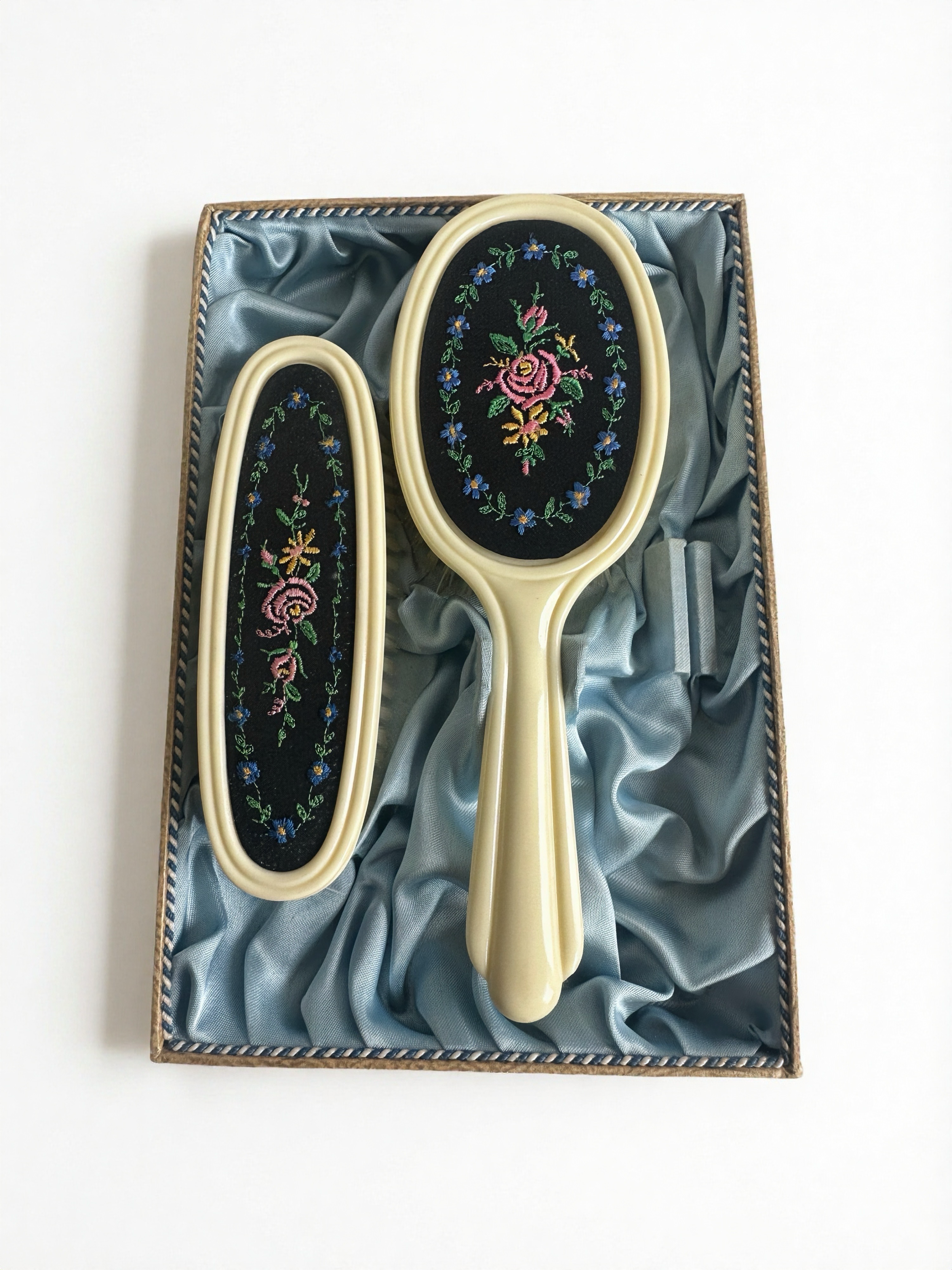 Vintage Vanity Brush Set