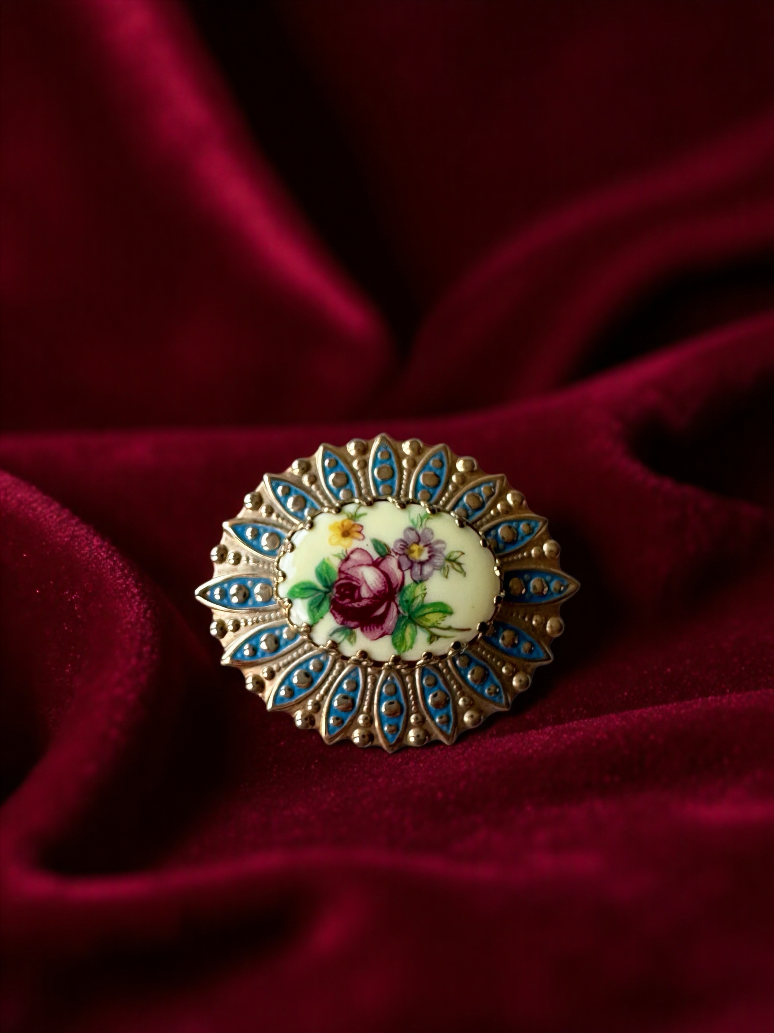 Vintage hand-painted Ceramic Brooch