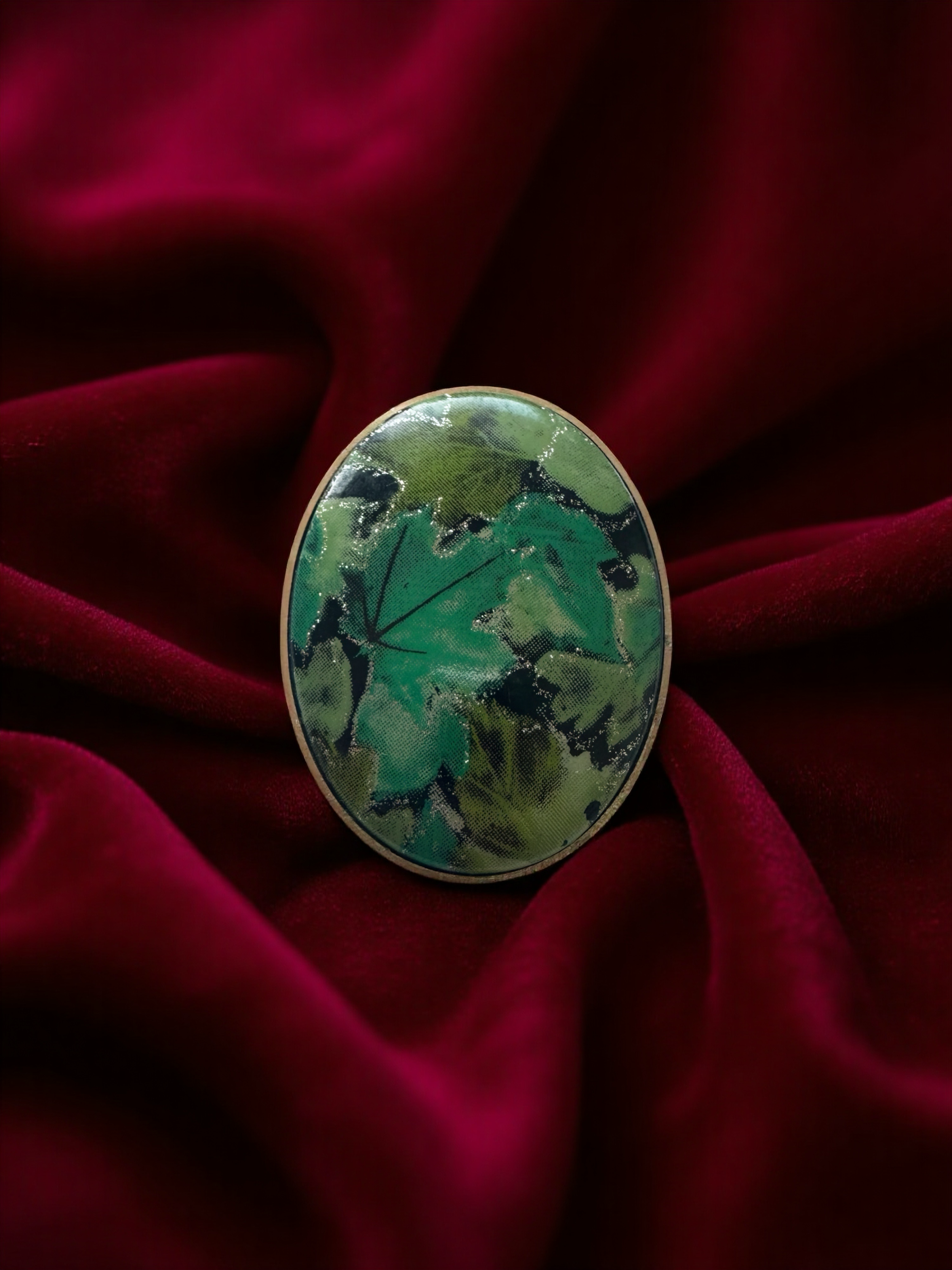 Vintage Clip-on WG Brooch