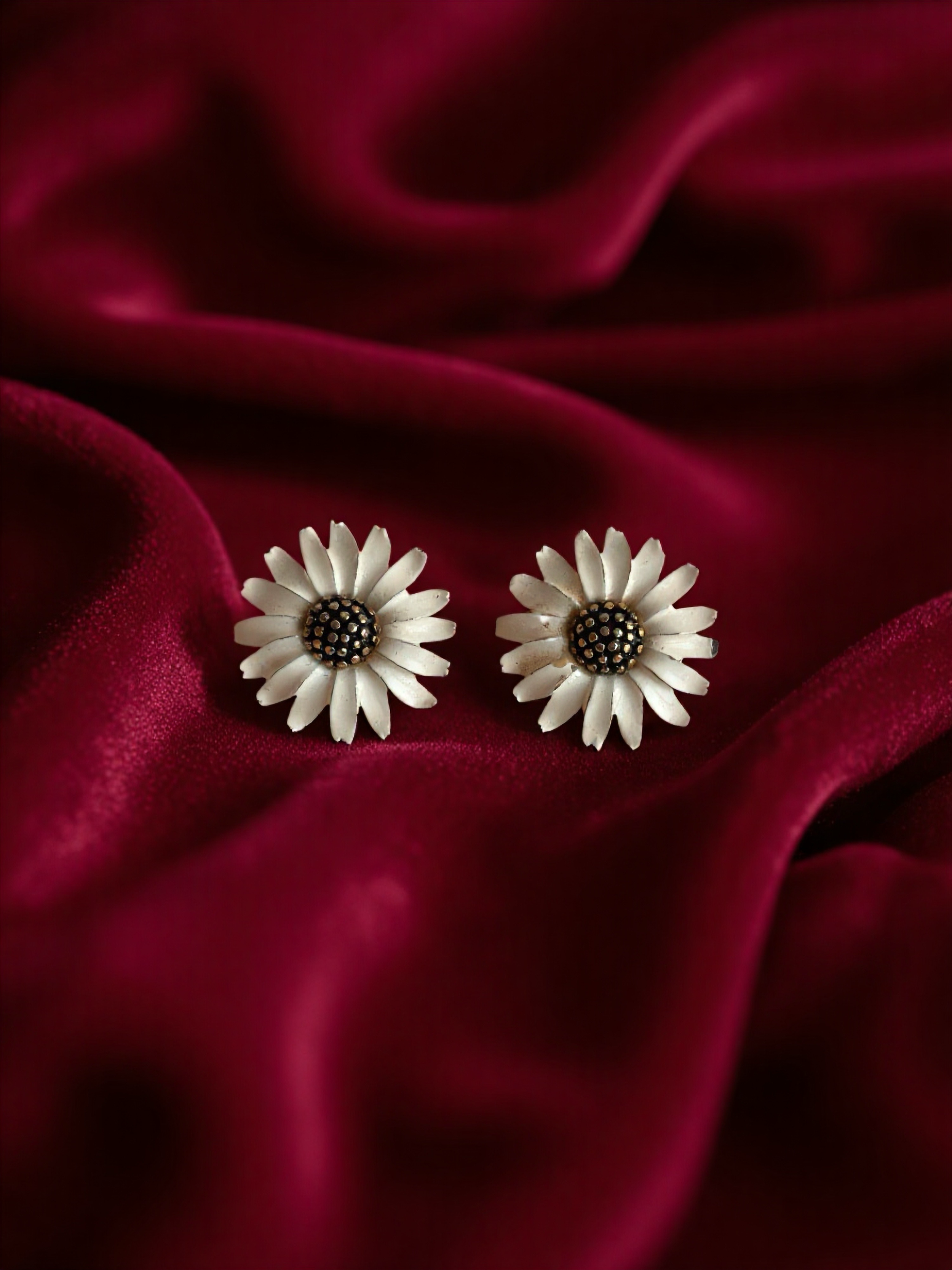 Lisner Flower Clip-on Earrings