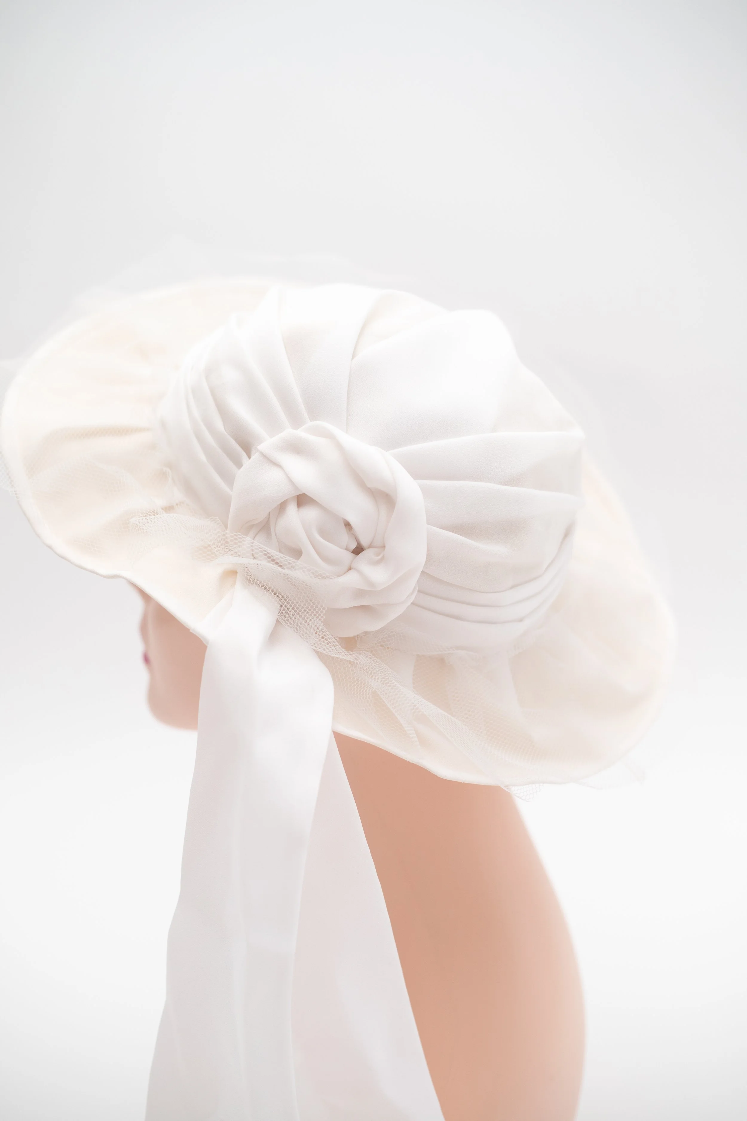 80s Elegant Off-White Hat
