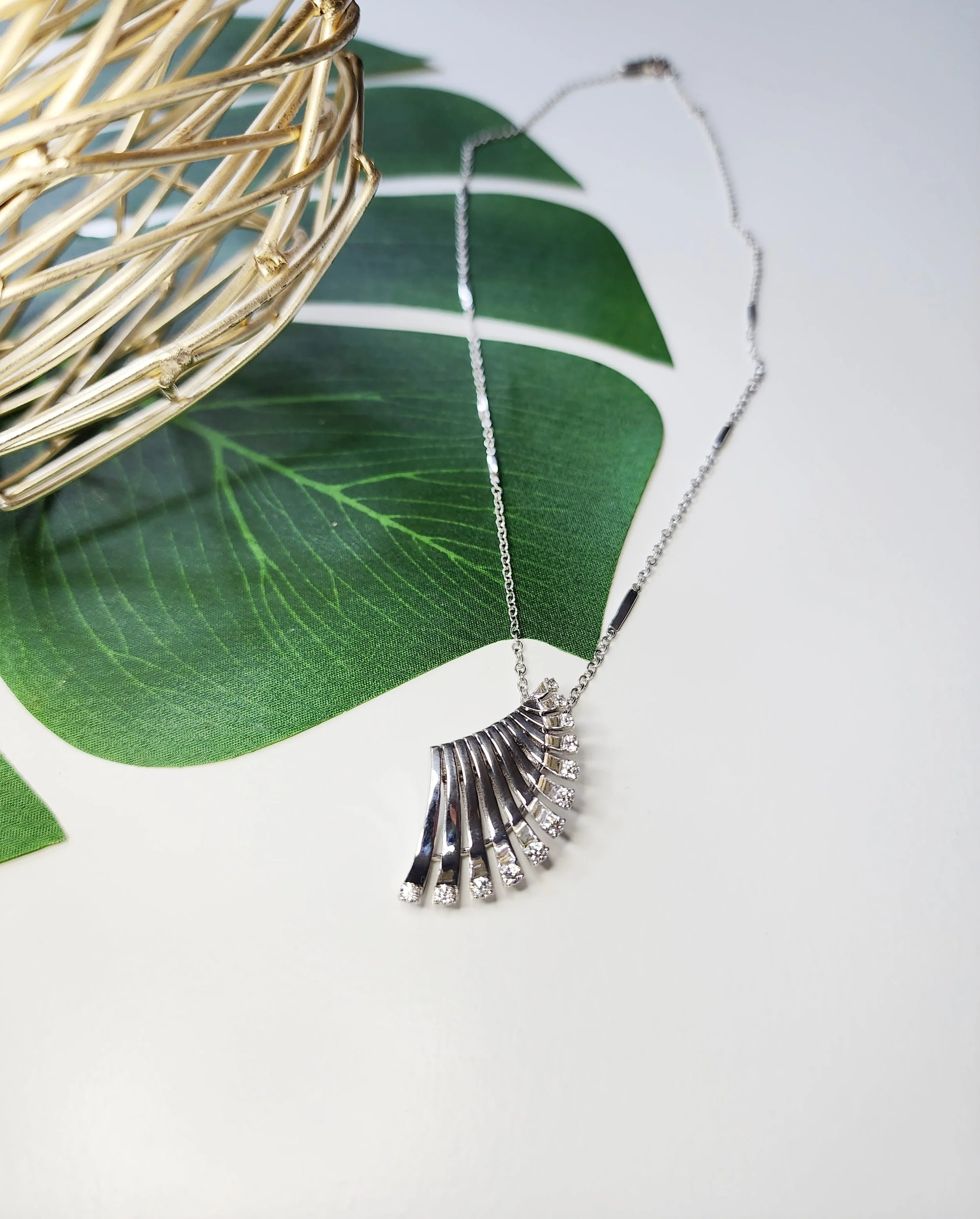 Vito Ventaglio Pendant – Ferri Firenze