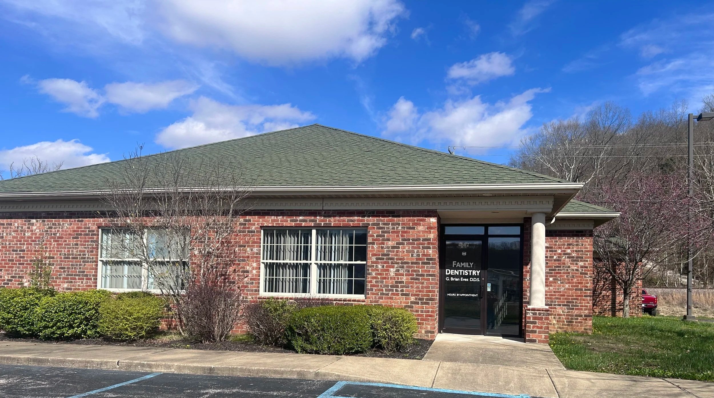 Serving families from Lavalette, Huntington, Kenova, Wayne & beyond! Dr. Brian Eves, D.D.S. — Wayne County's family dentist. Call (304) 523-2332.