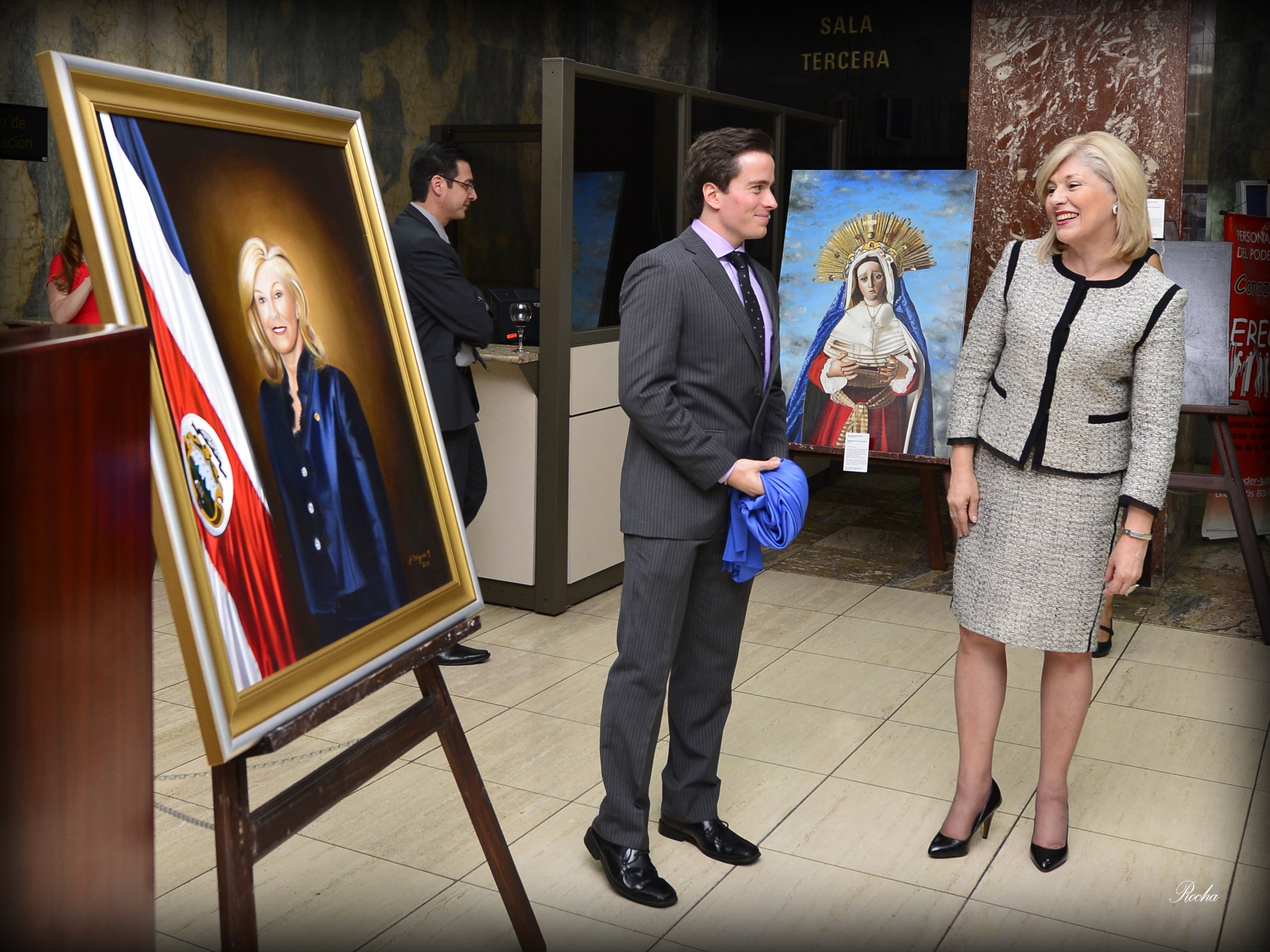 During the year 2014, the artist Juan Manuel Delgado had the great honor to present a portrait painting to The Honorable Mrs. Zarela Villanueva Monge - President of the Supreme Court of Justice (2013 - 2017).