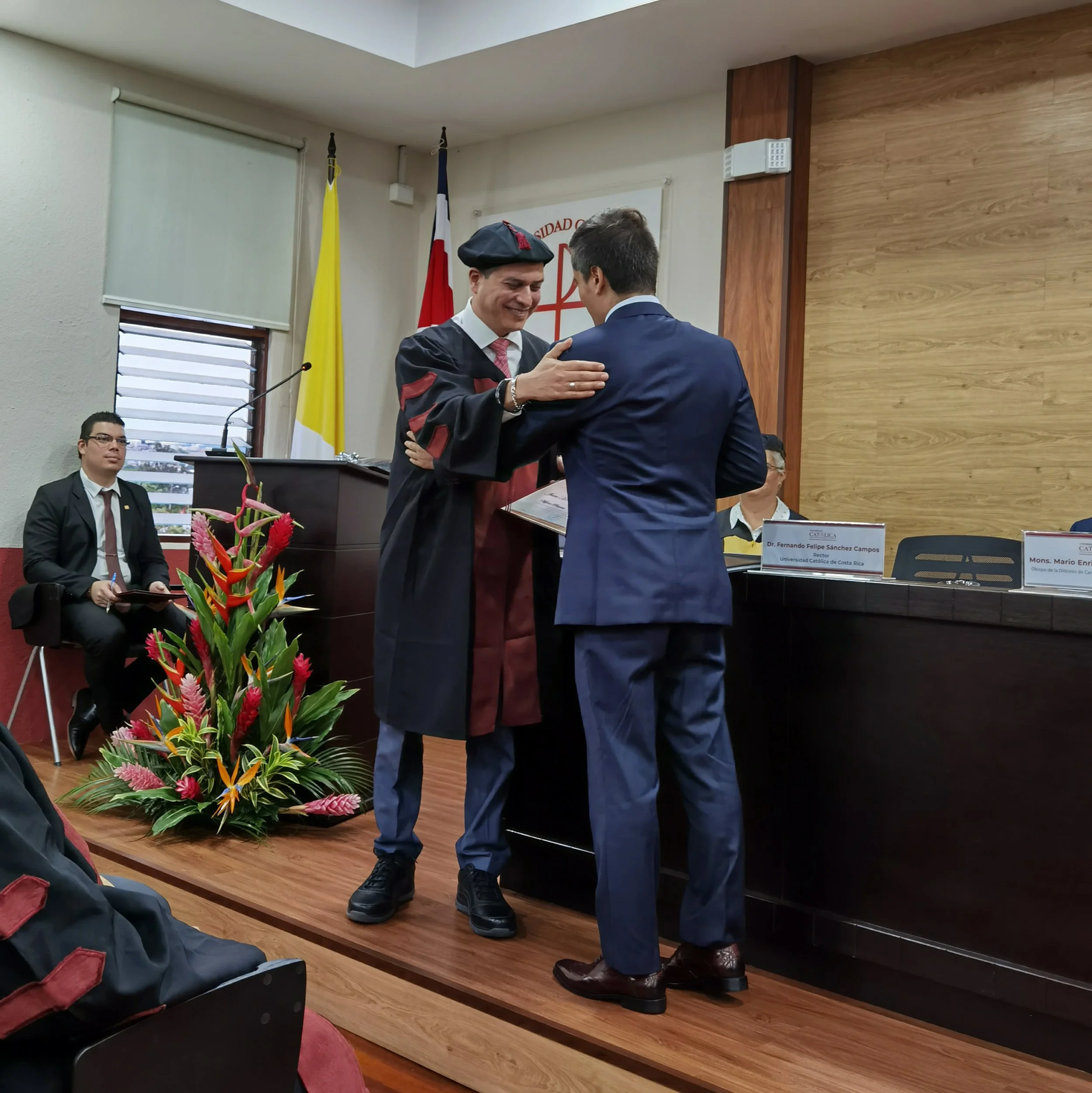 On the occasion of the XXX Anniversary of the Catholic University of Costa Rica, the artist Juan Manuel Delgado had the distinct honor of presenting a portrait of Saint Edith Stein to the institution. This original oil painting now graces the walls o