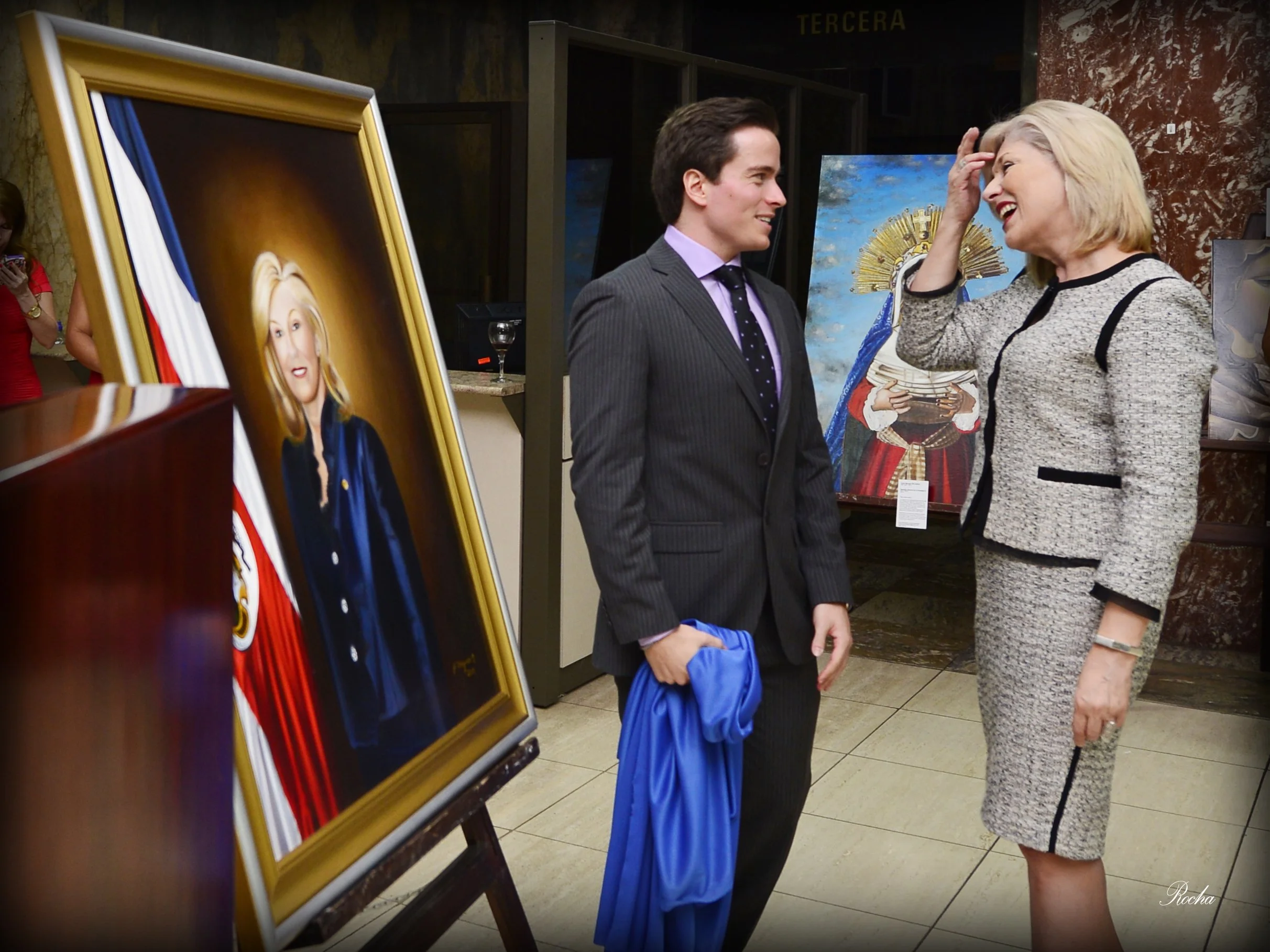 During the year 2014, the artist Juan Manuel Delgado had the great honor to present a portrait painting to The Honorable Mrs. Zarela Villanueva Monge - President of the Supreme Court of Justice (2013 - 2017).
