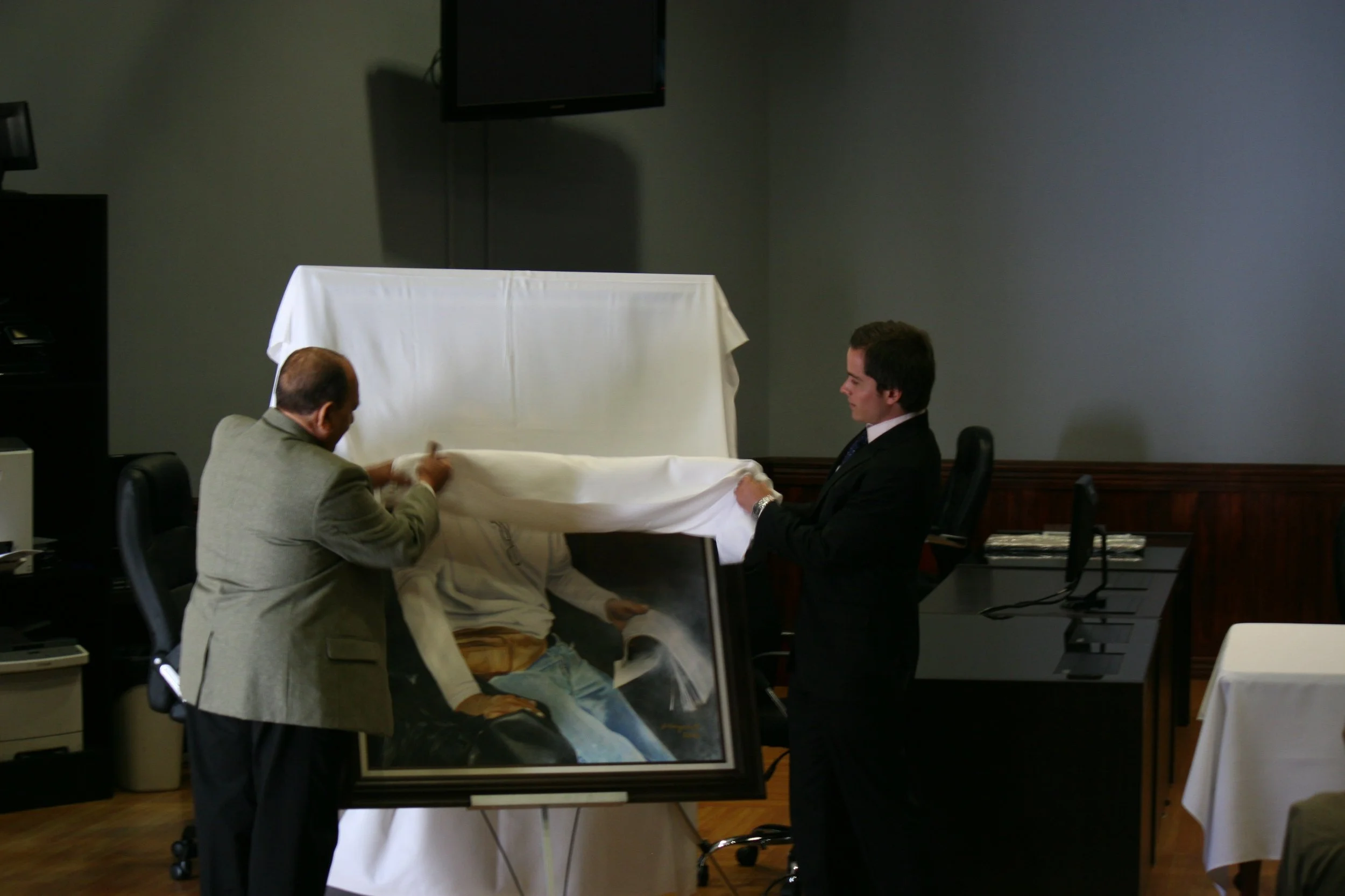 On April 3, 2014 the artist Juan Manuel Delgado donated an oil painting to the Social Protection Board (JPS) which he made in the year 2012. The model of the painting is a lottery seller named Mr. Rodrigo Sequeira, who has sold lottery tickets for mo